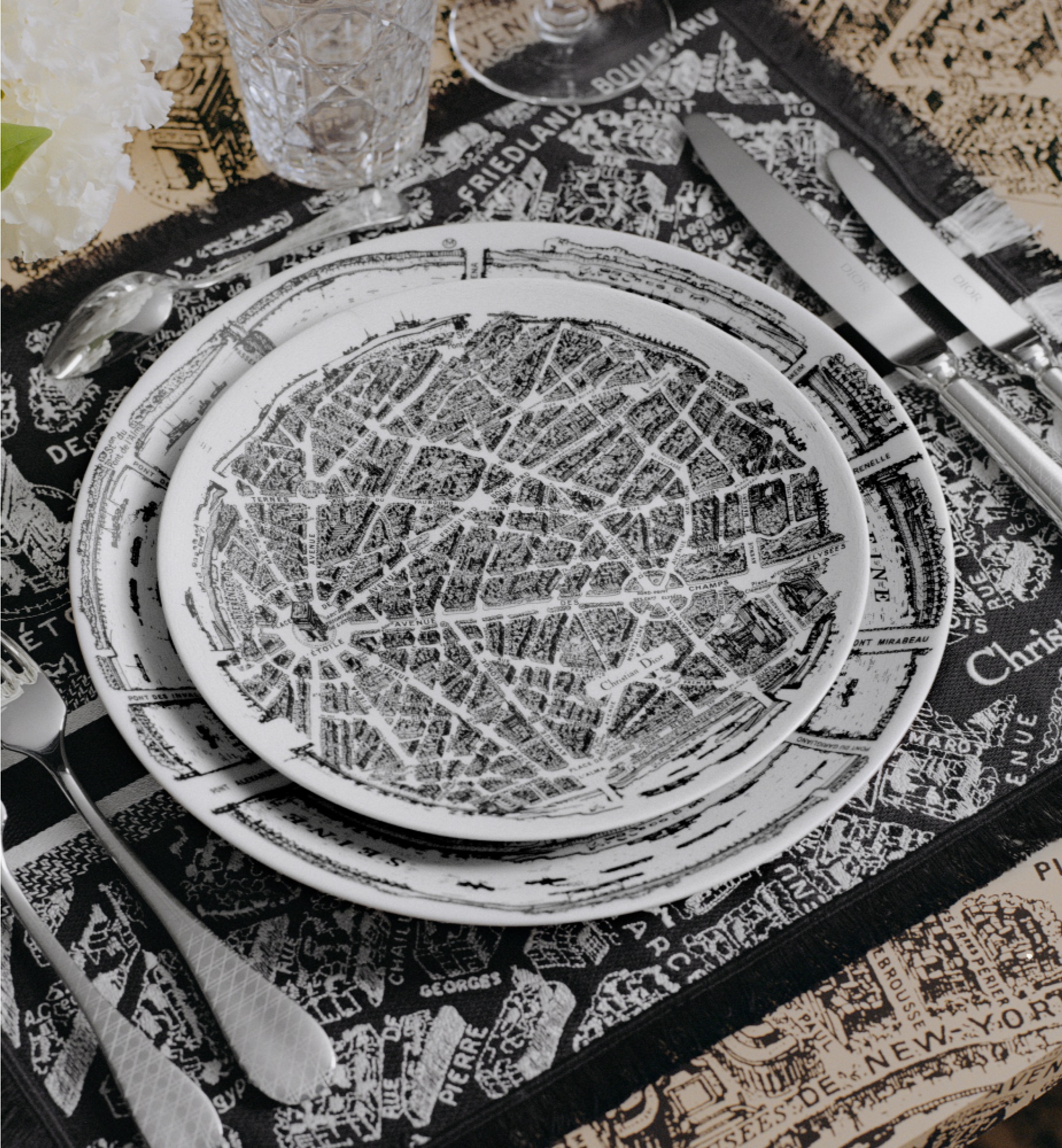 甜品碟 白色和黑色 Plan de Paris 图案 E12