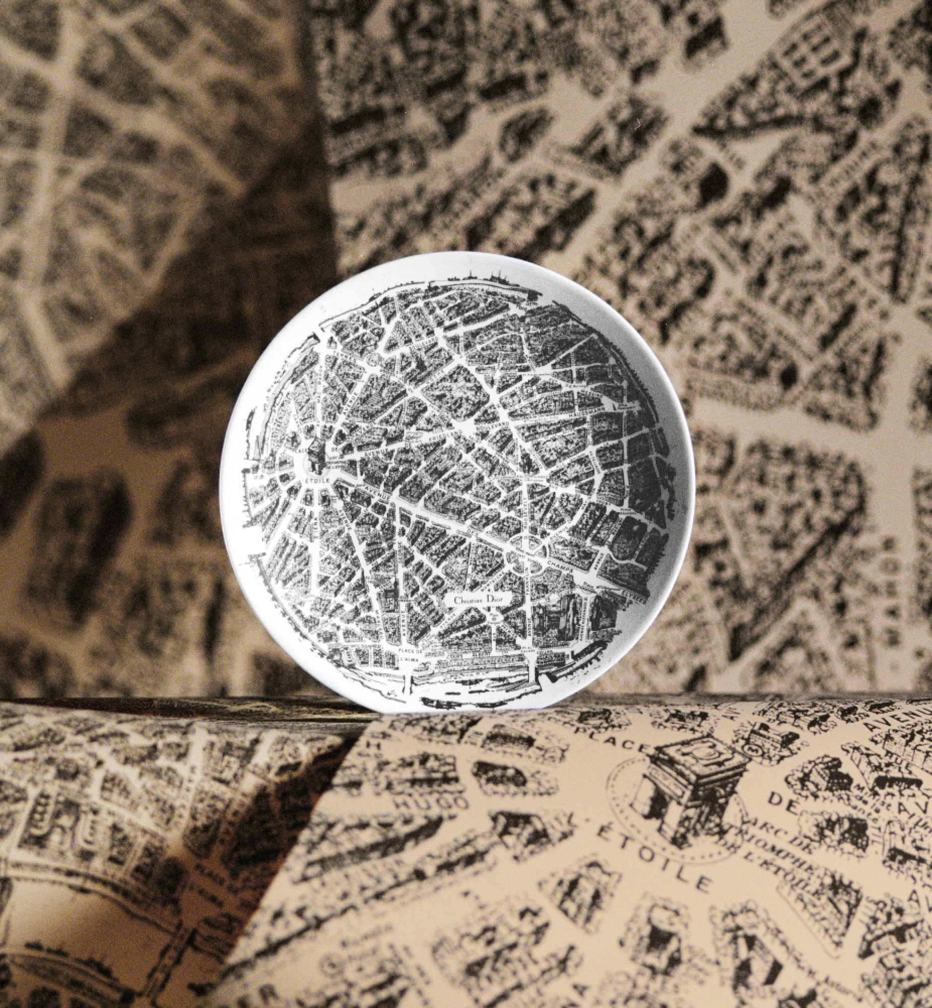 甜品碟 白色和黑色 Plan de Paris 图案 E13