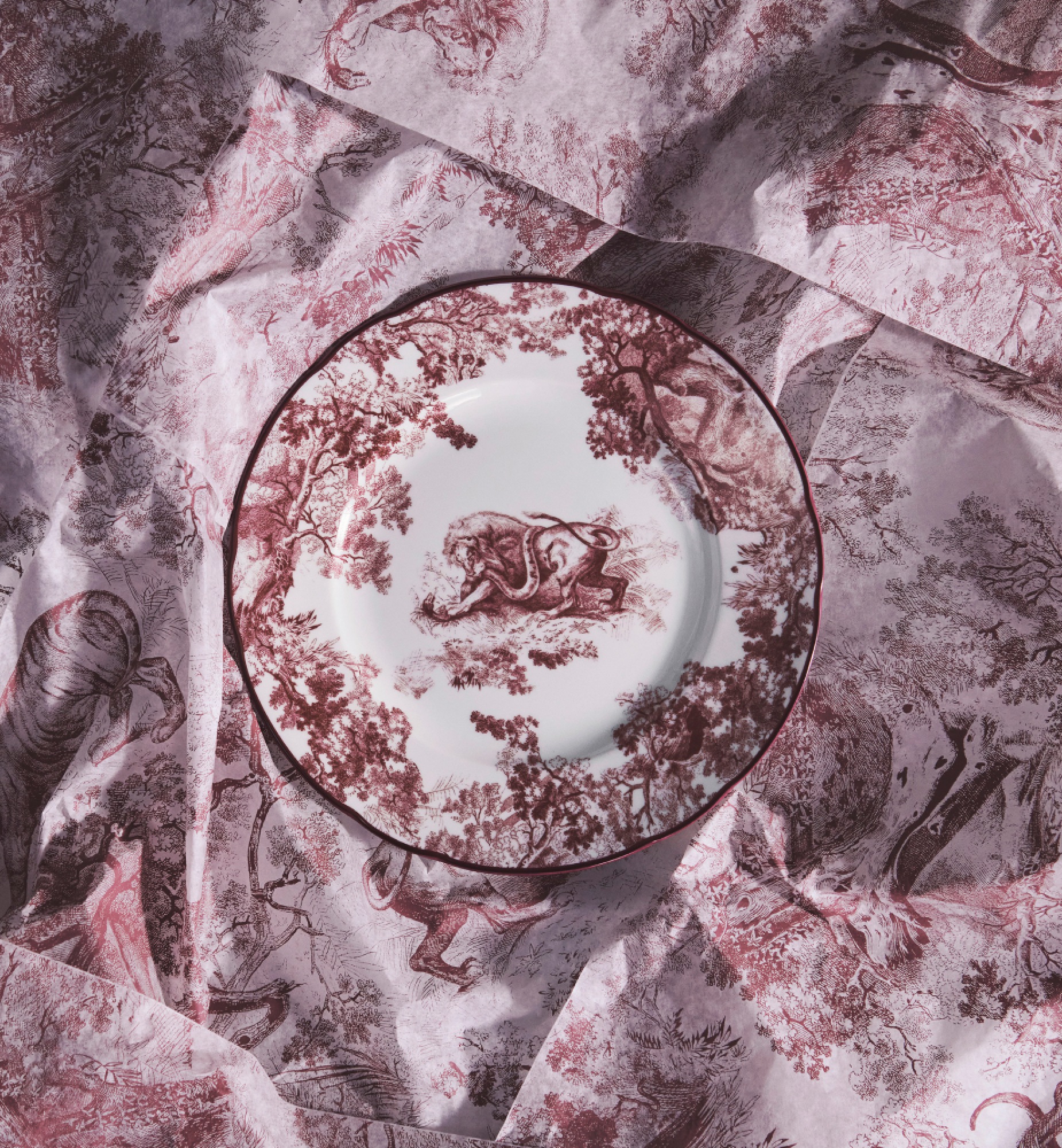 甜品碟 酒红色茹伊印花狮子图案 E12