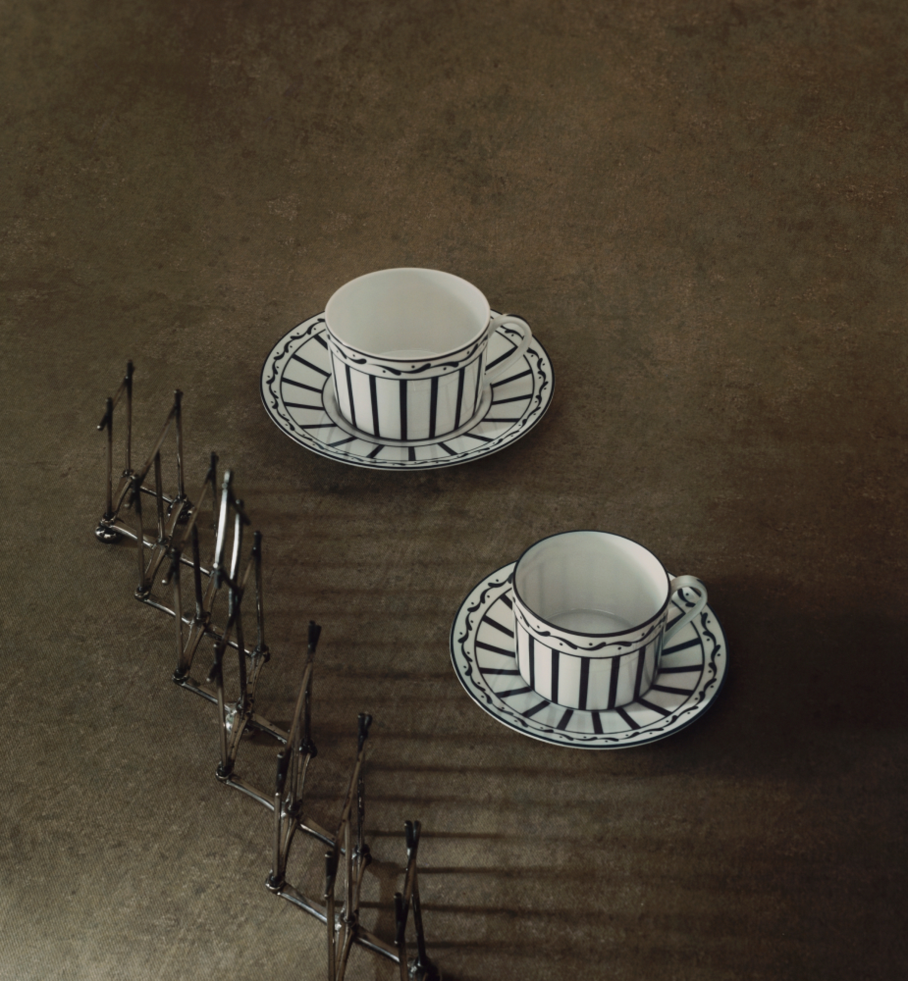 Monsieur Dior 系列茶杯杯托 白色和黑色 E12