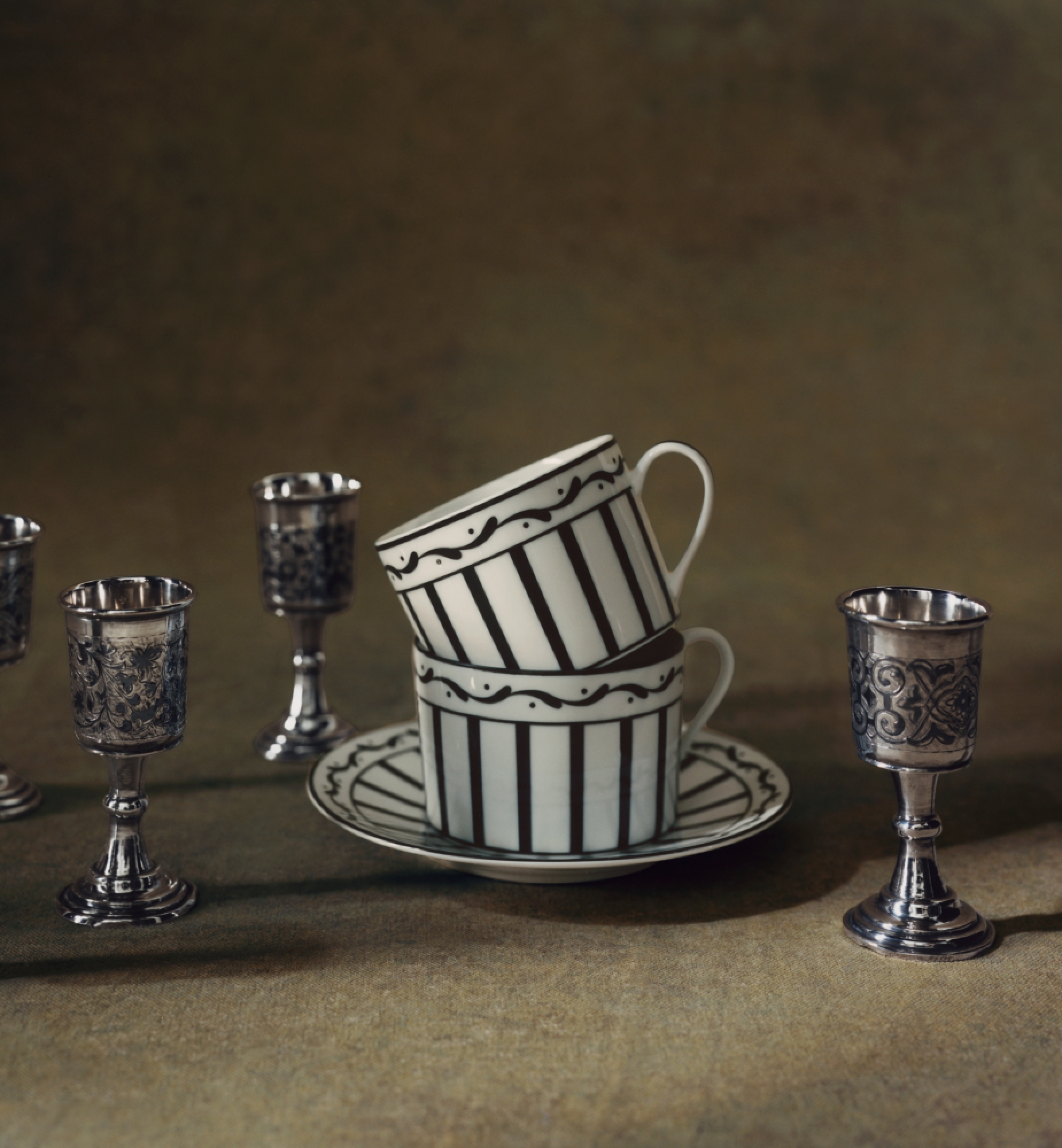 Monsieur Dior 系列茶杯杯托 白色和黑色 E13