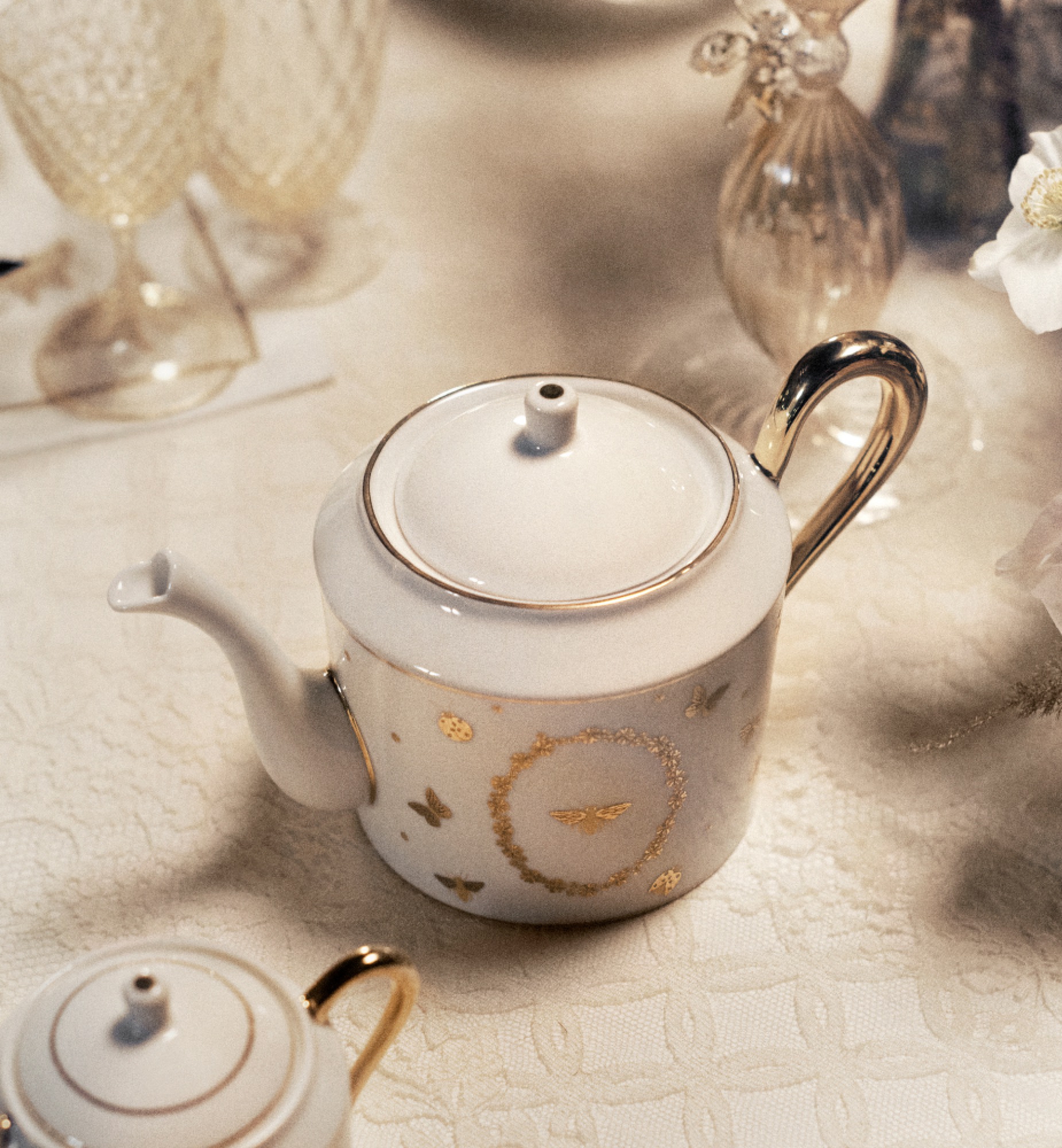 茶壶 金色调 Bal des Abeilles 系列 E12