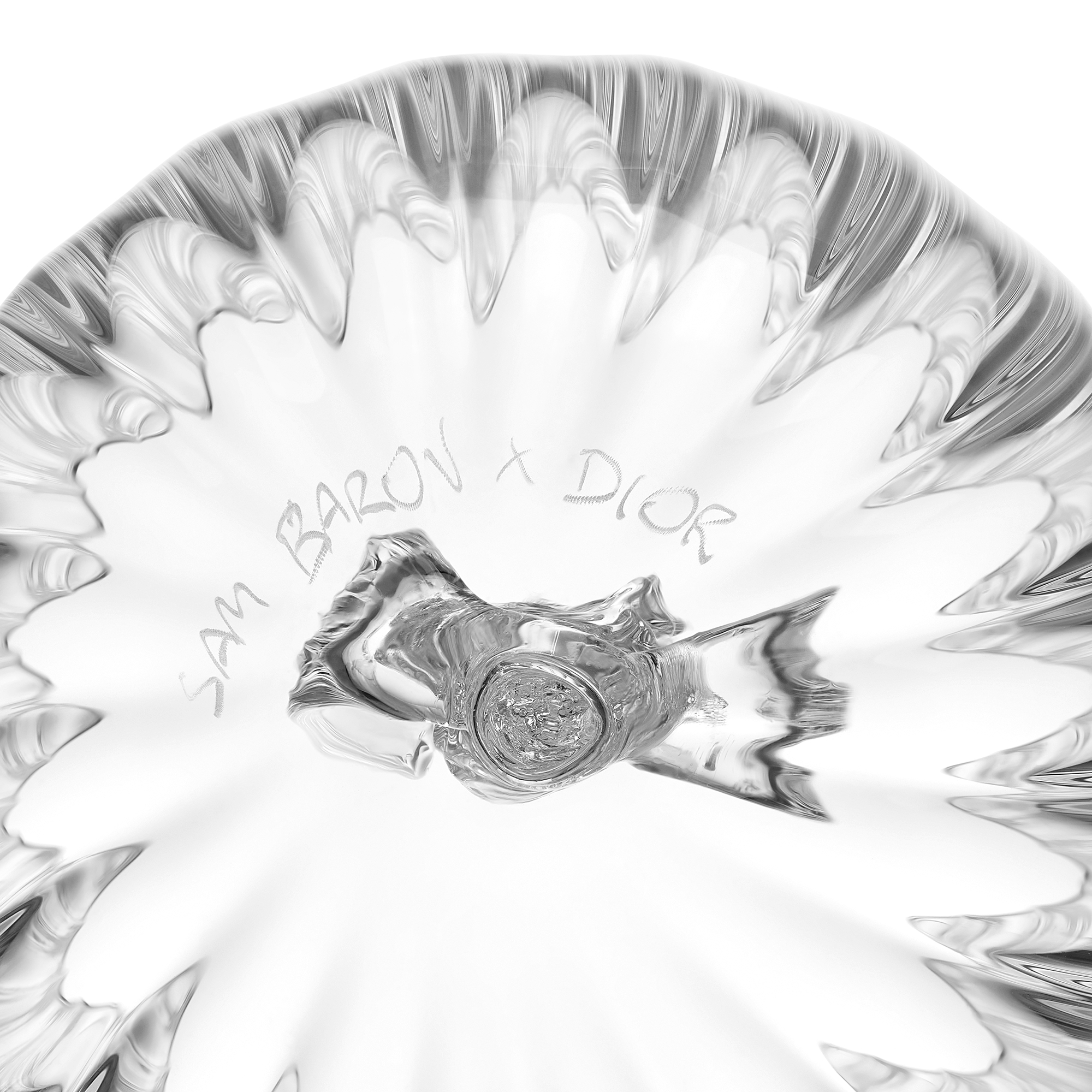 水杯 Dior Maison 与 Sam Baron 联名，透明效果手工吹制玻璃 E10