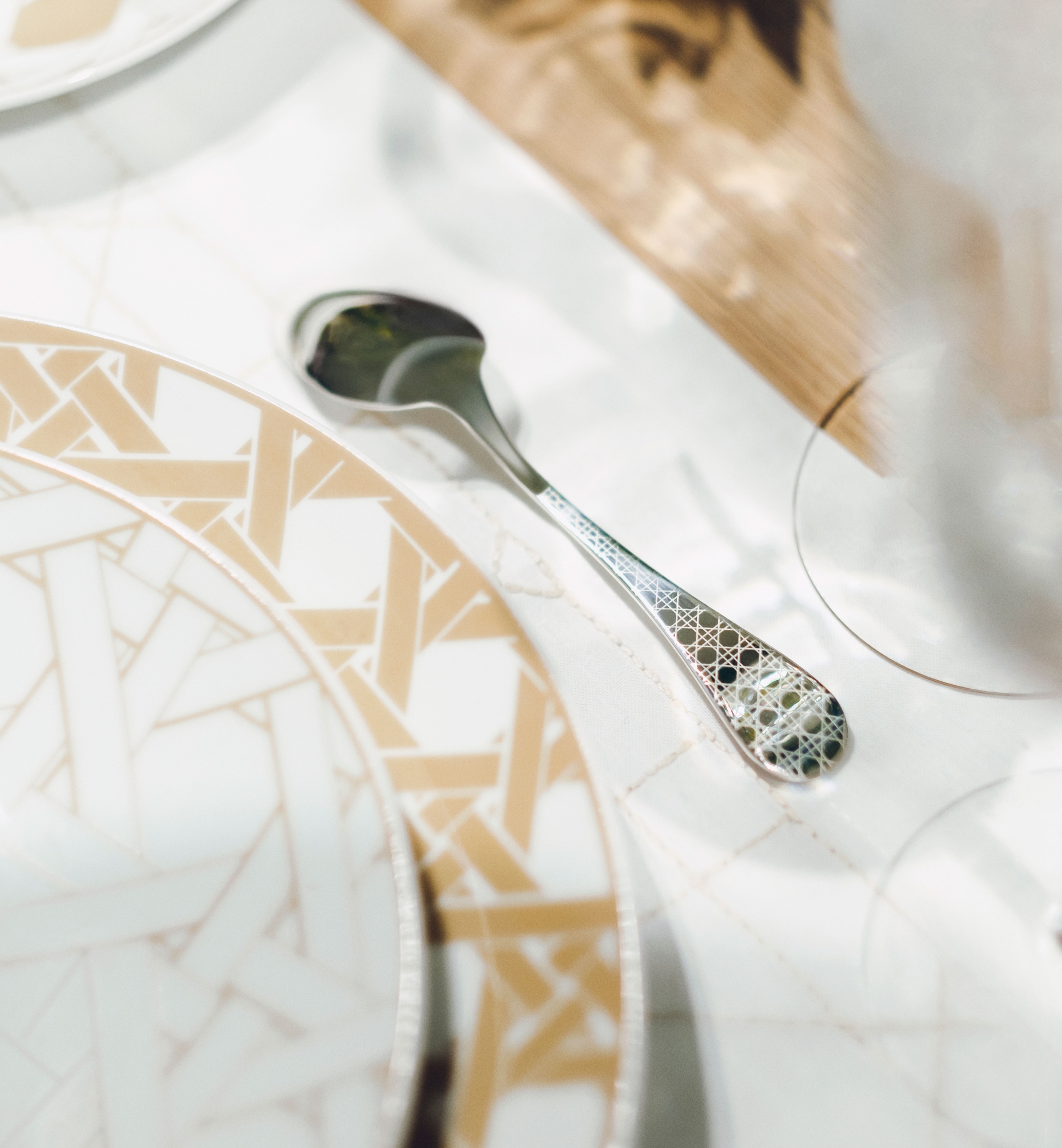 甜点匙 银色金属藤格纹 E12
