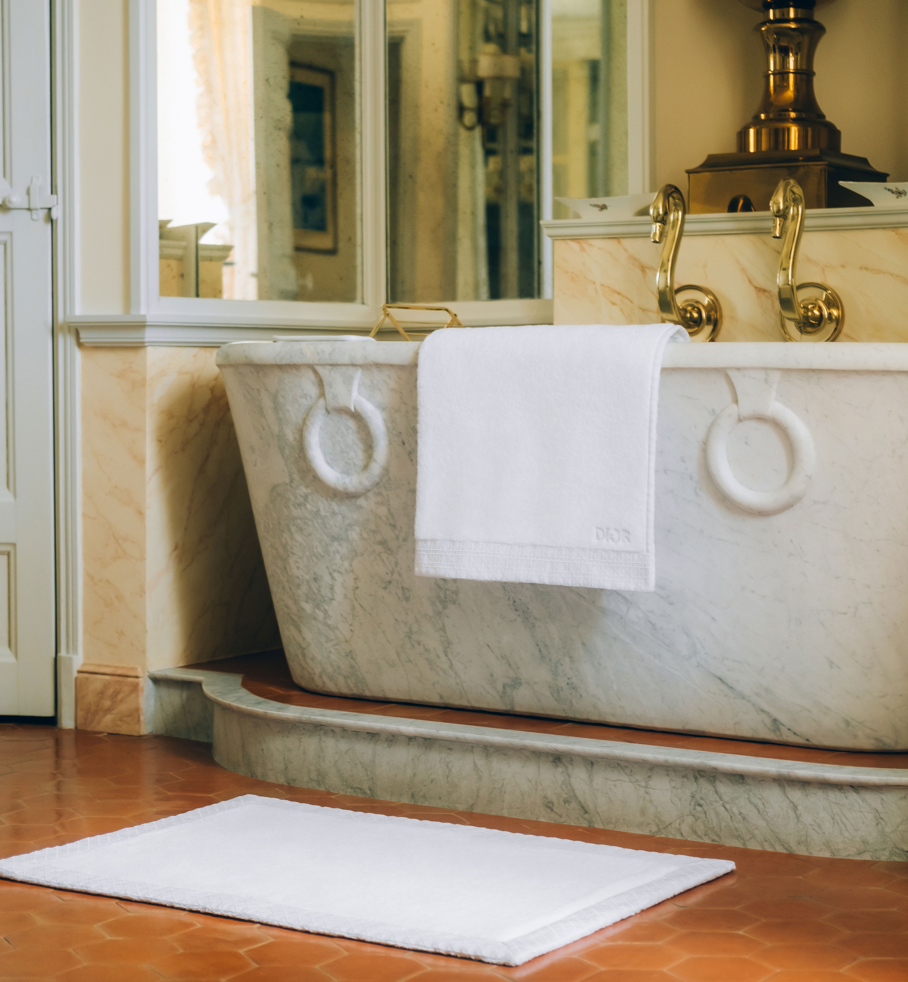 浴巾 白色藤格纹 E12