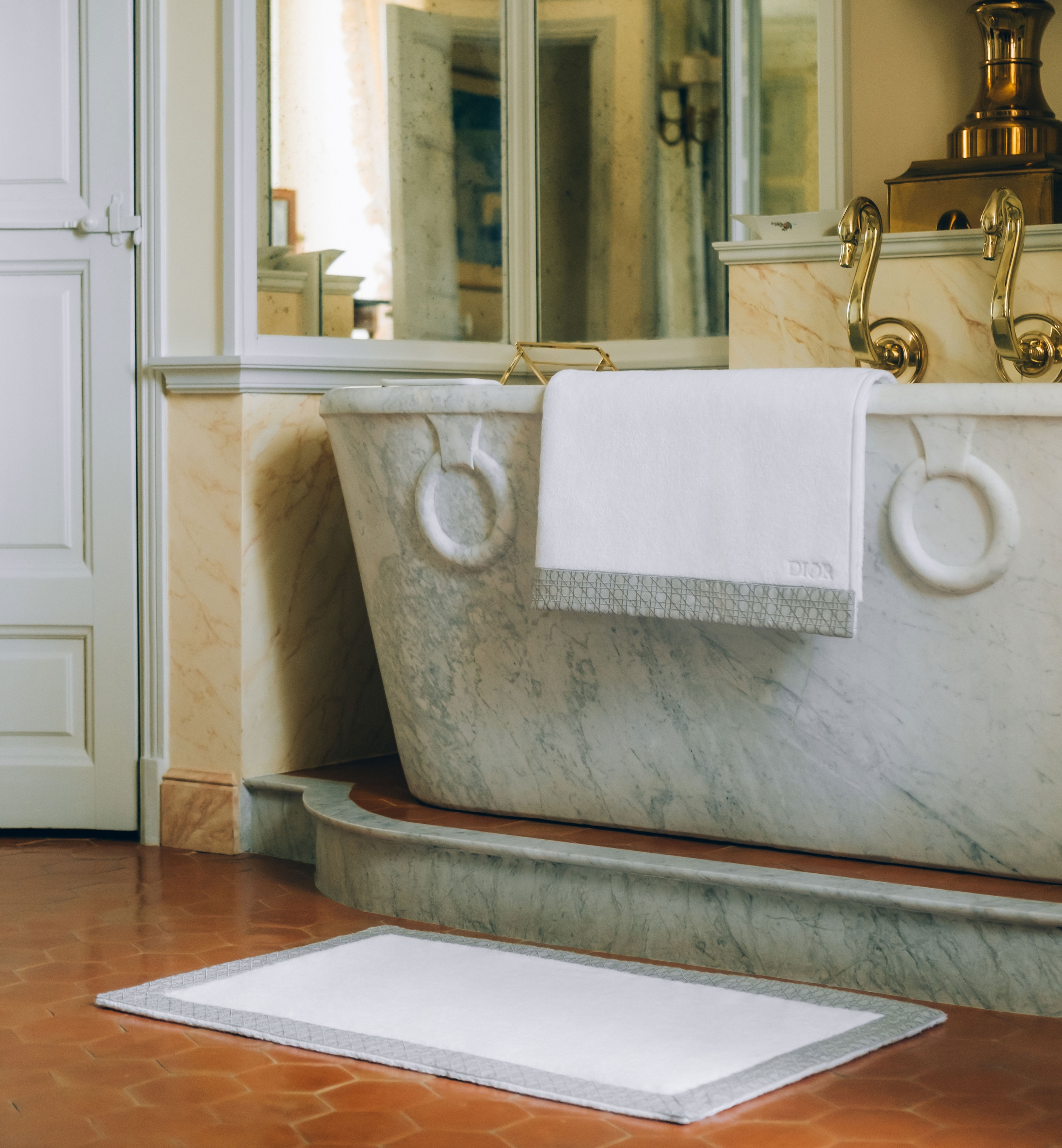 浴巾 白色和珍珠灰藤格纹 E12