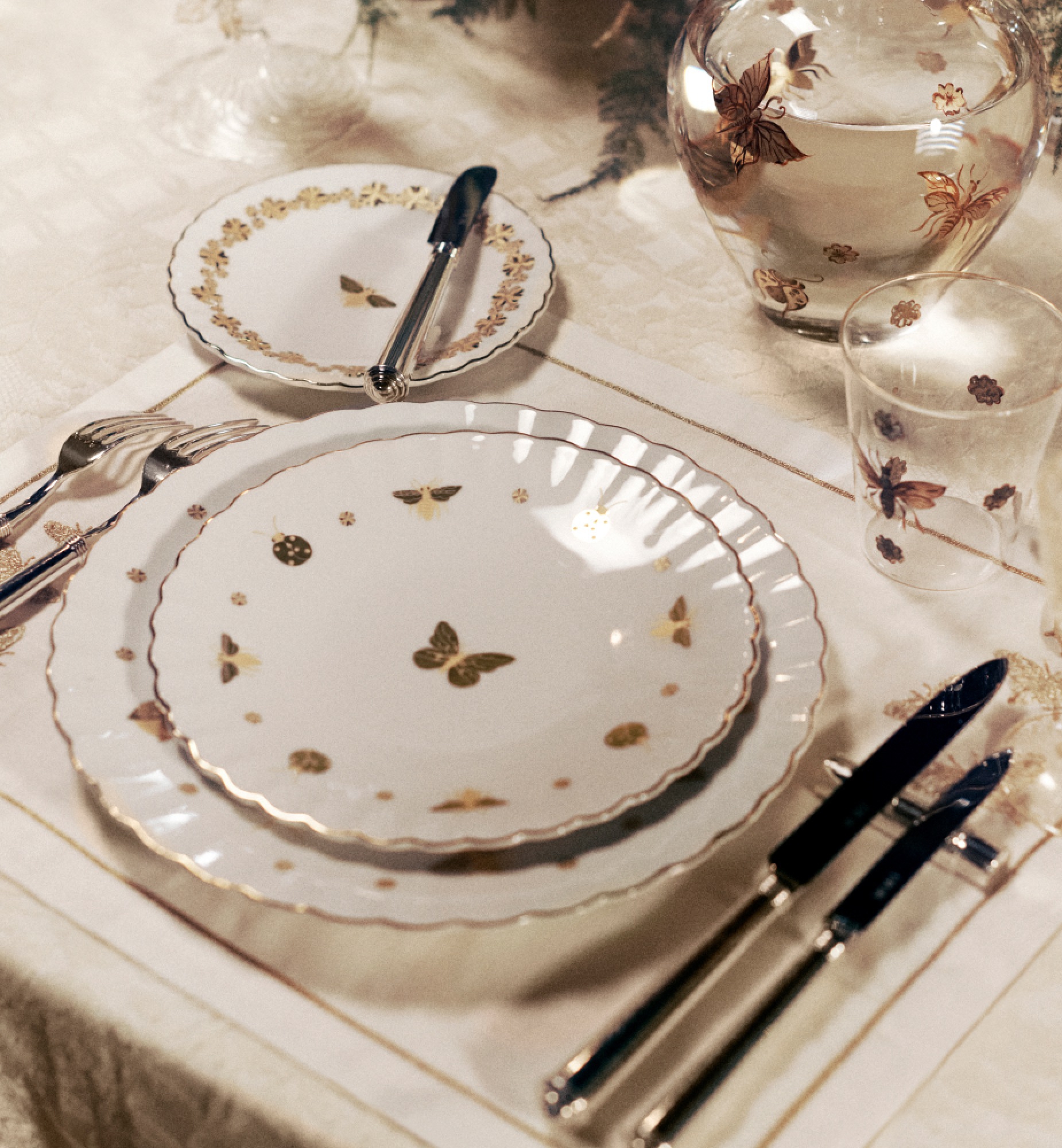 餐垫和餐巾套装 金色调 Bal des Abeilles 系列 E12