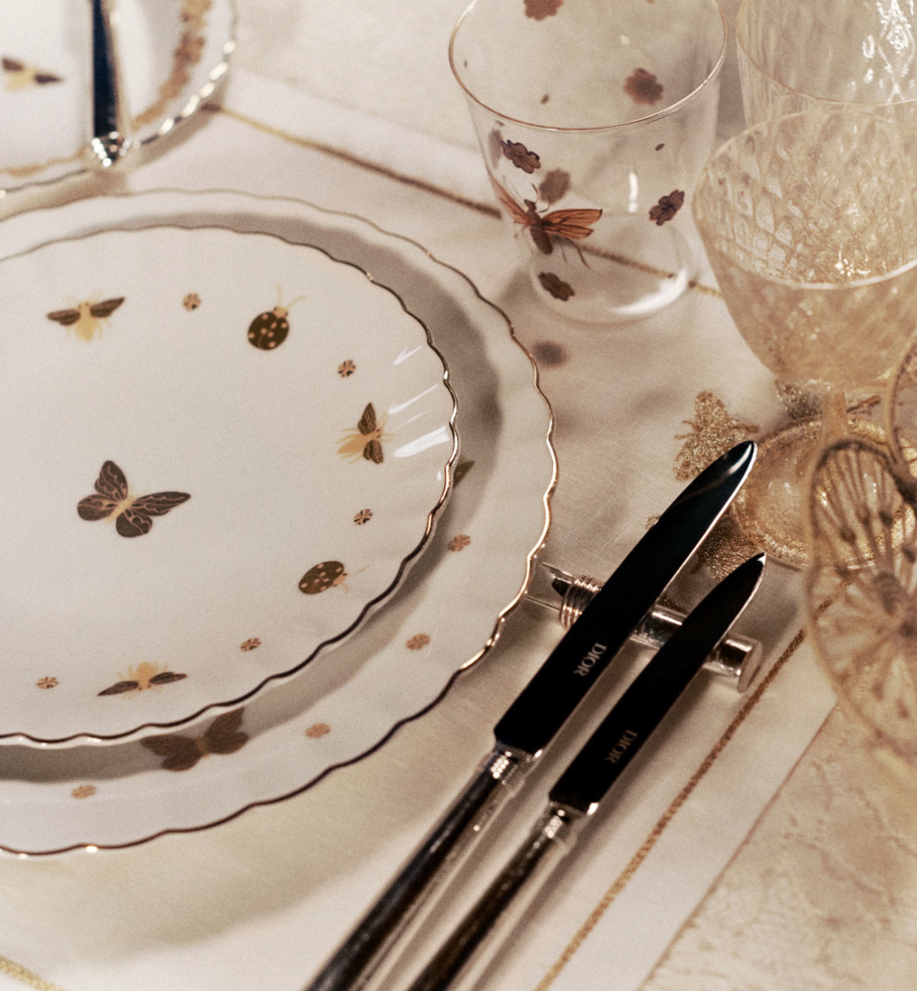 餐垫和餐巾套装 金色调 Bal des Abeilles 系列 E13