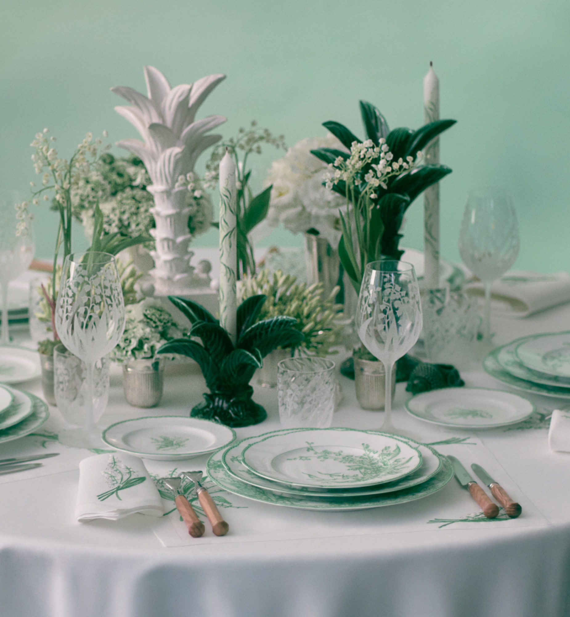 刺绣餐垫和餐巾套装 铃兰系列，白色和绿色 E14