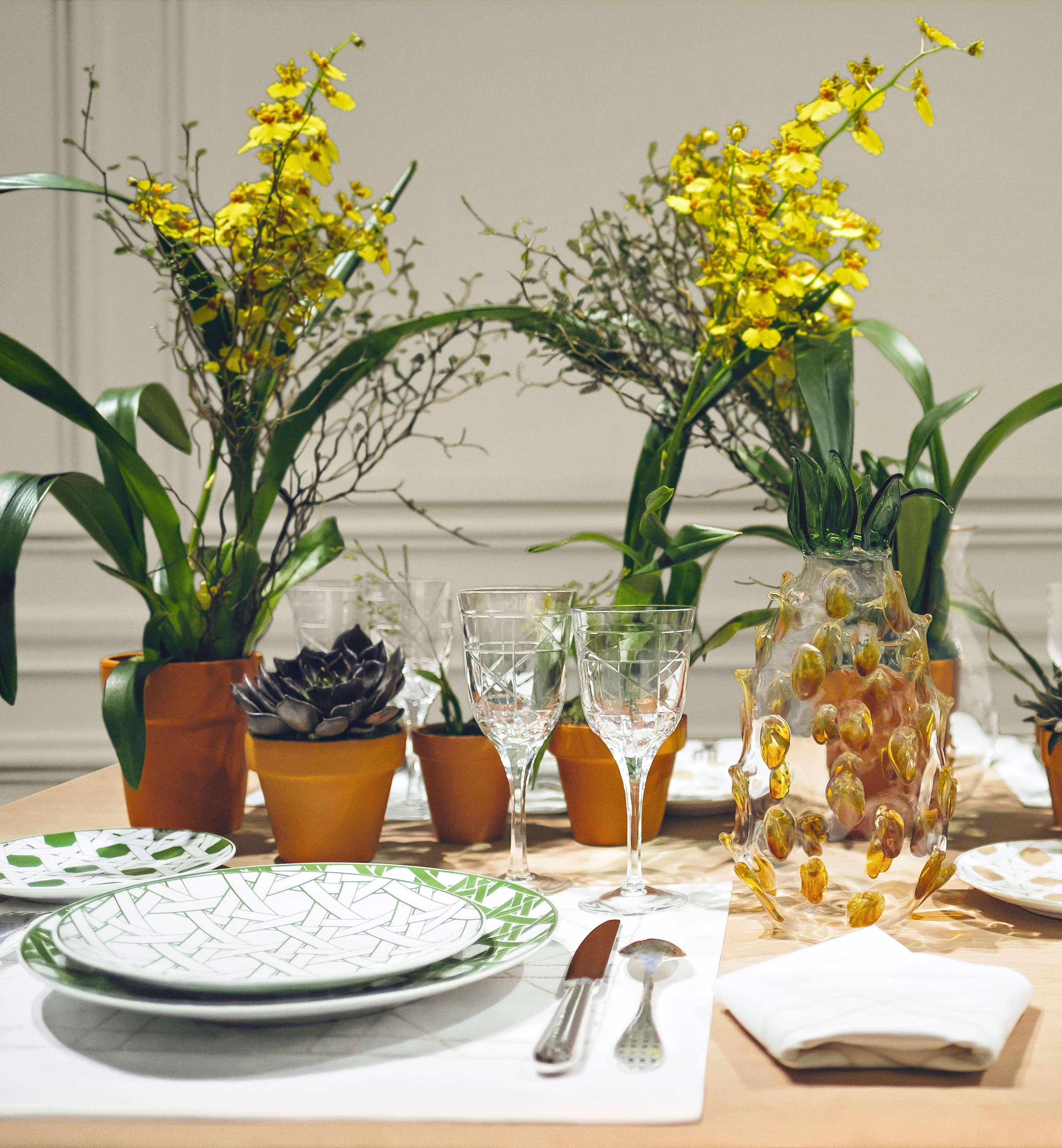 餐垫和餐巾套装 白色和米色藤格纹 E11