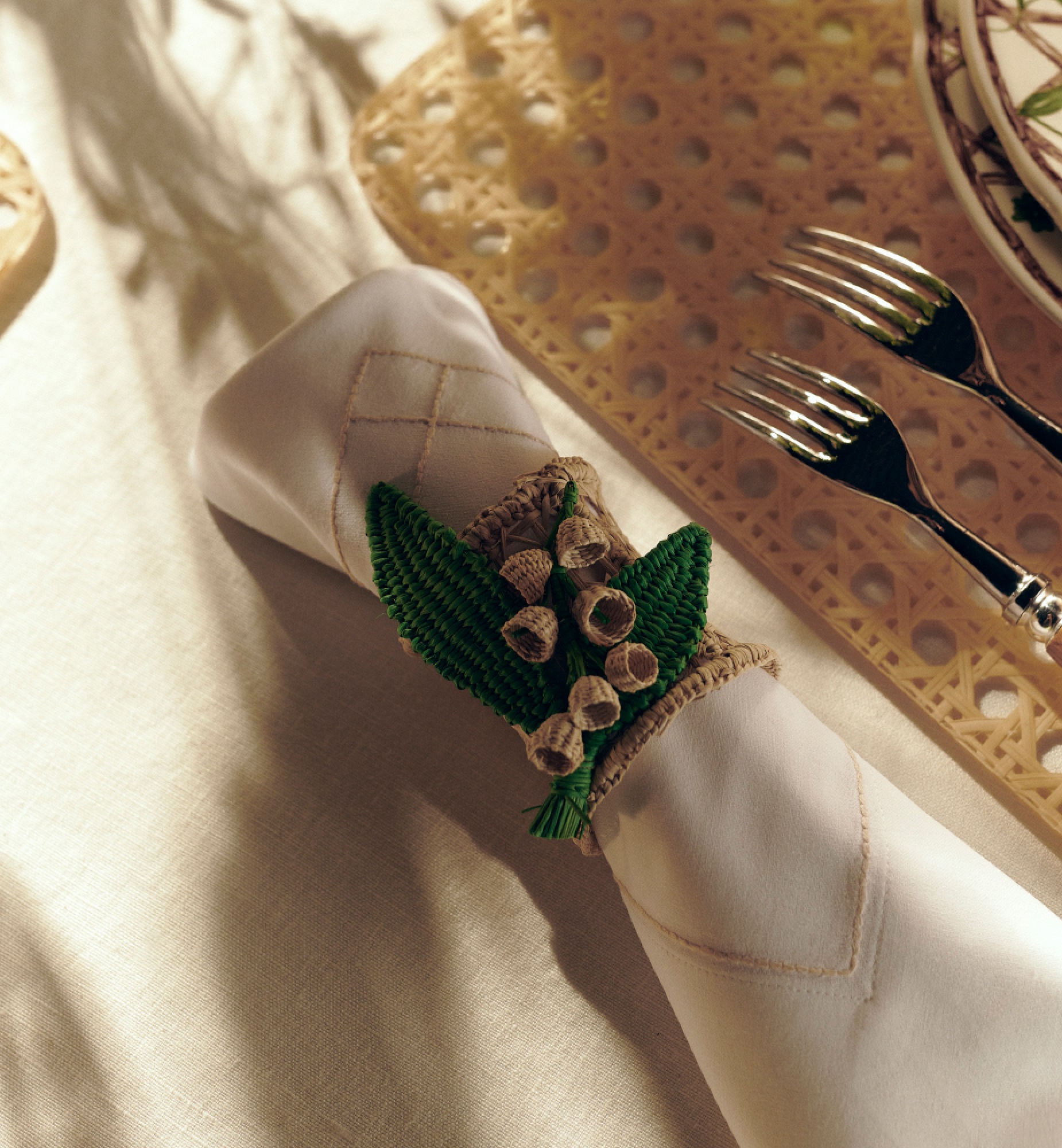 餐垫和餐巾套装 白色和米色藤格纹 E12