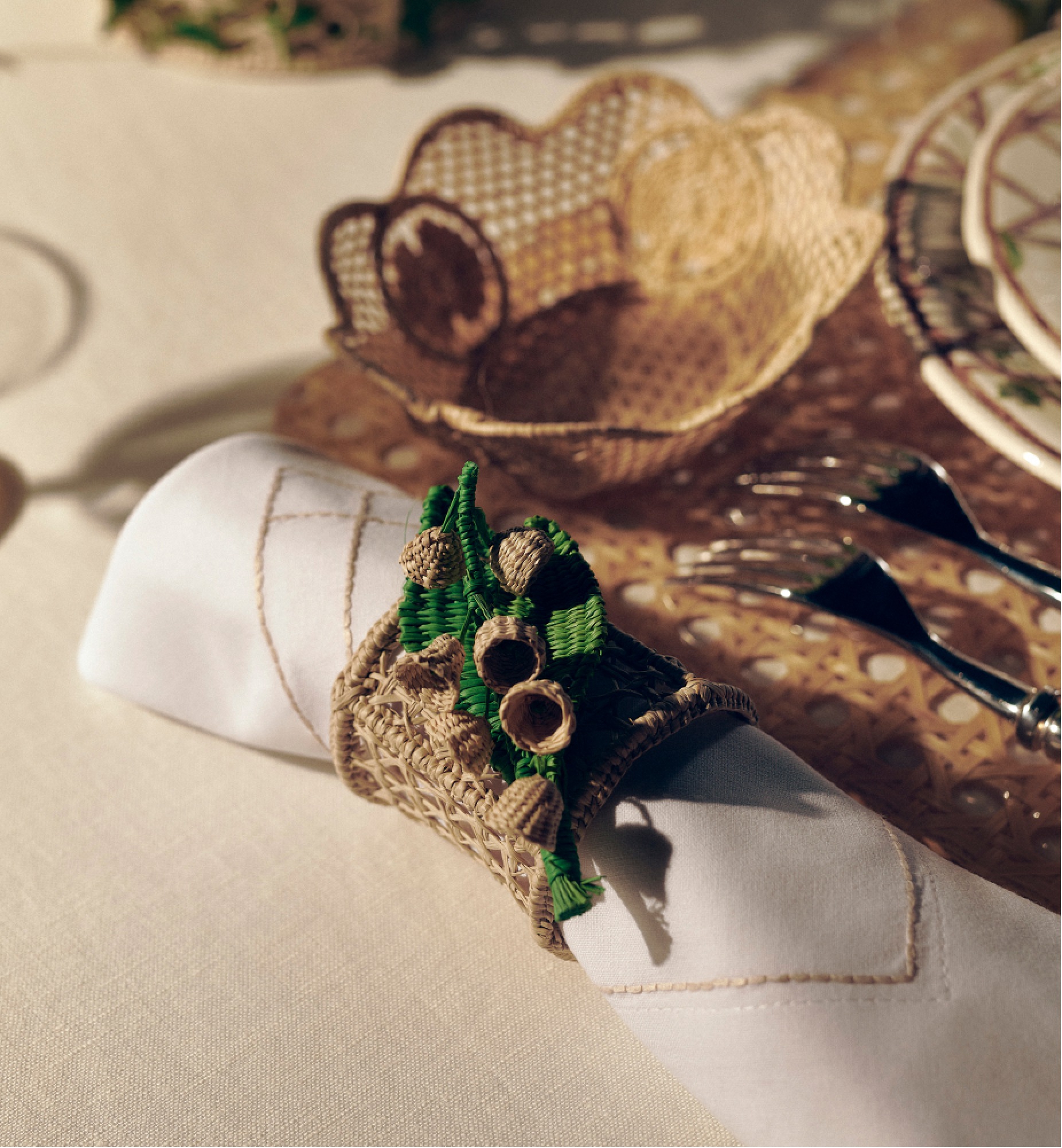 餐垫和餐巾套装 白色和米色藤格纹 E13