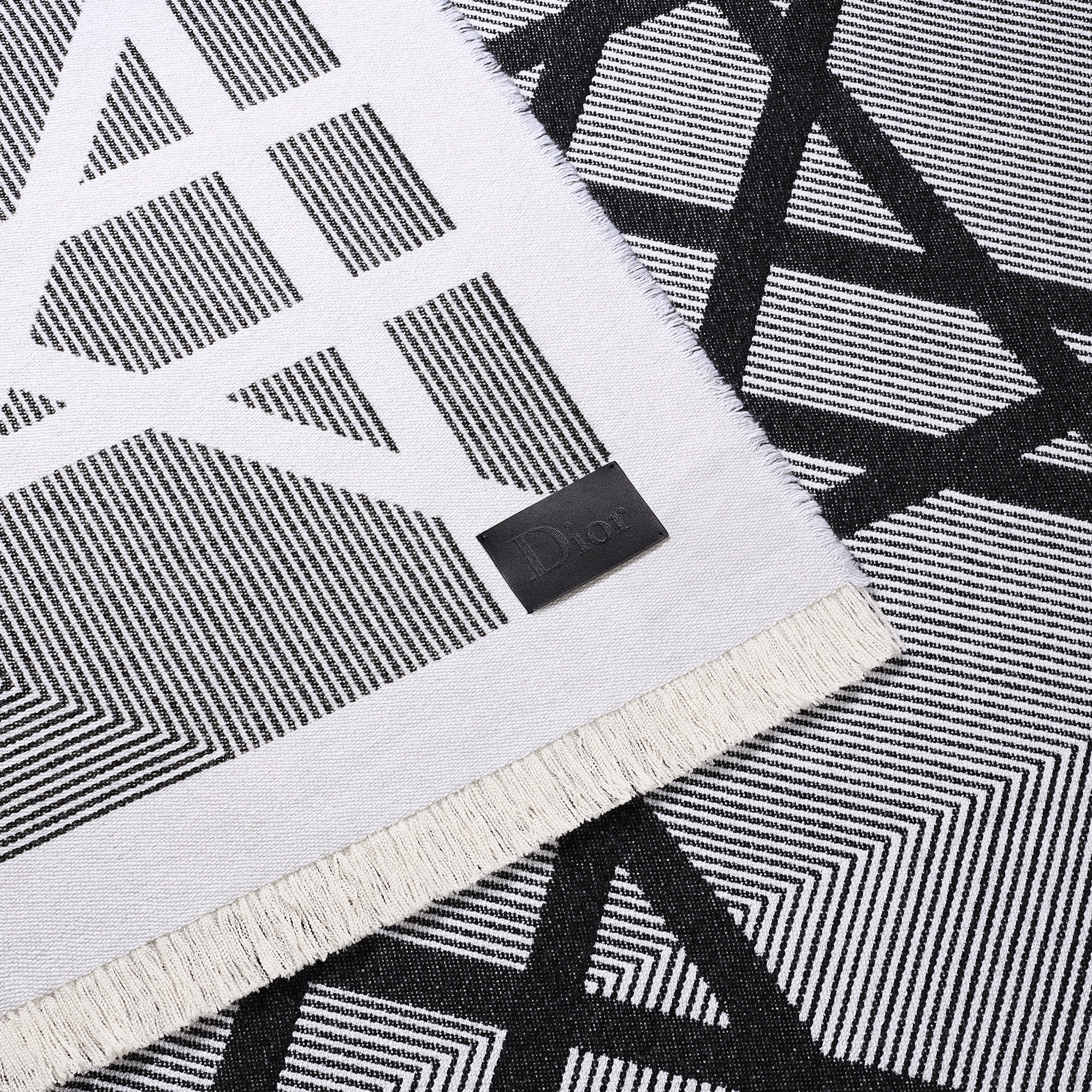 织毯 黑色和白色绵羊毛、山羊绒和桑蚕丝混纺提花面料 Optique 藤格纹 E09