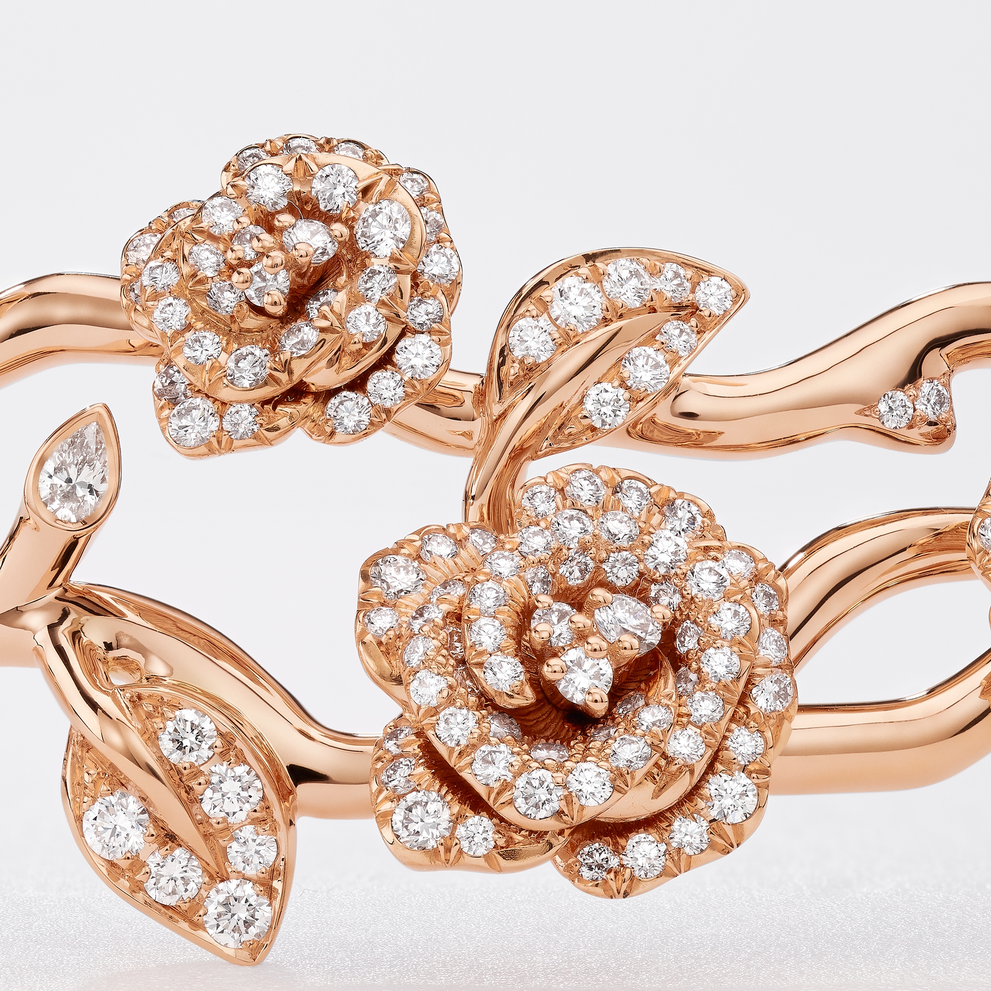 Rose Dior Bagatelle 短项链 玫瑰色 18K 金和钻石 E02