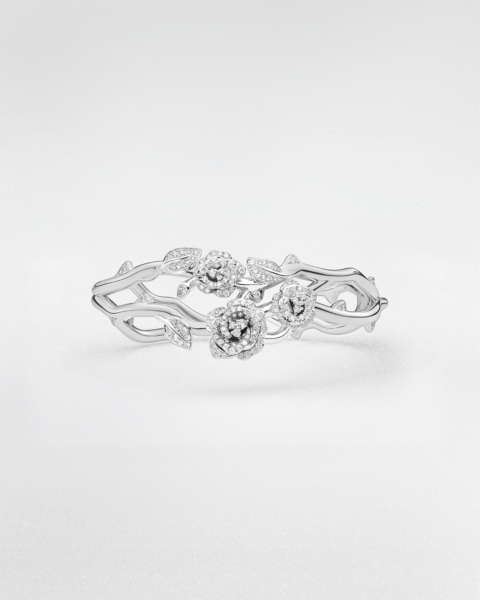 Rose Dior Bagatelle 手镯 白色 18K 金和钻石 E01