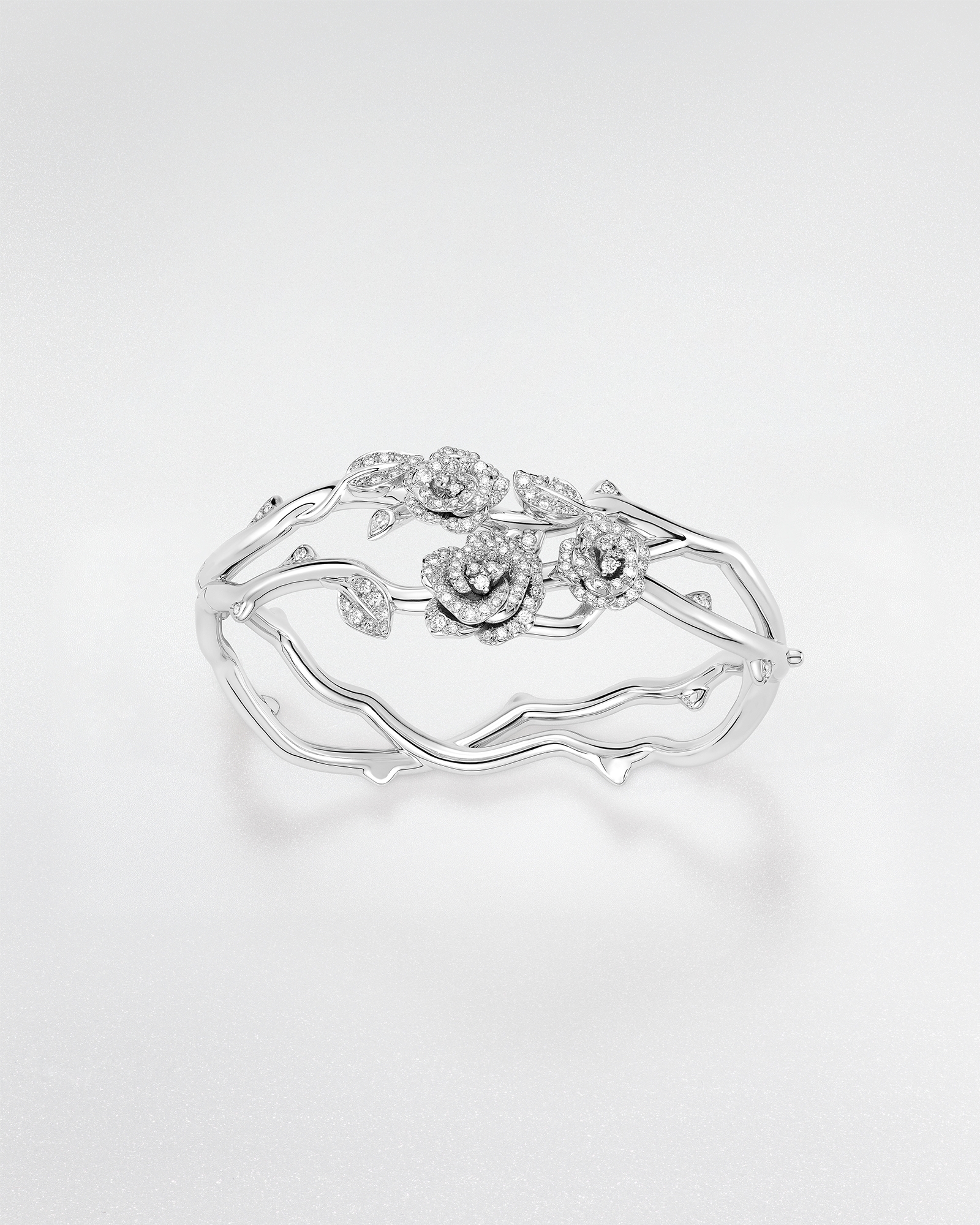 Rose Dior Bagatelle 手镯 白色 18K 金和钻石 E02