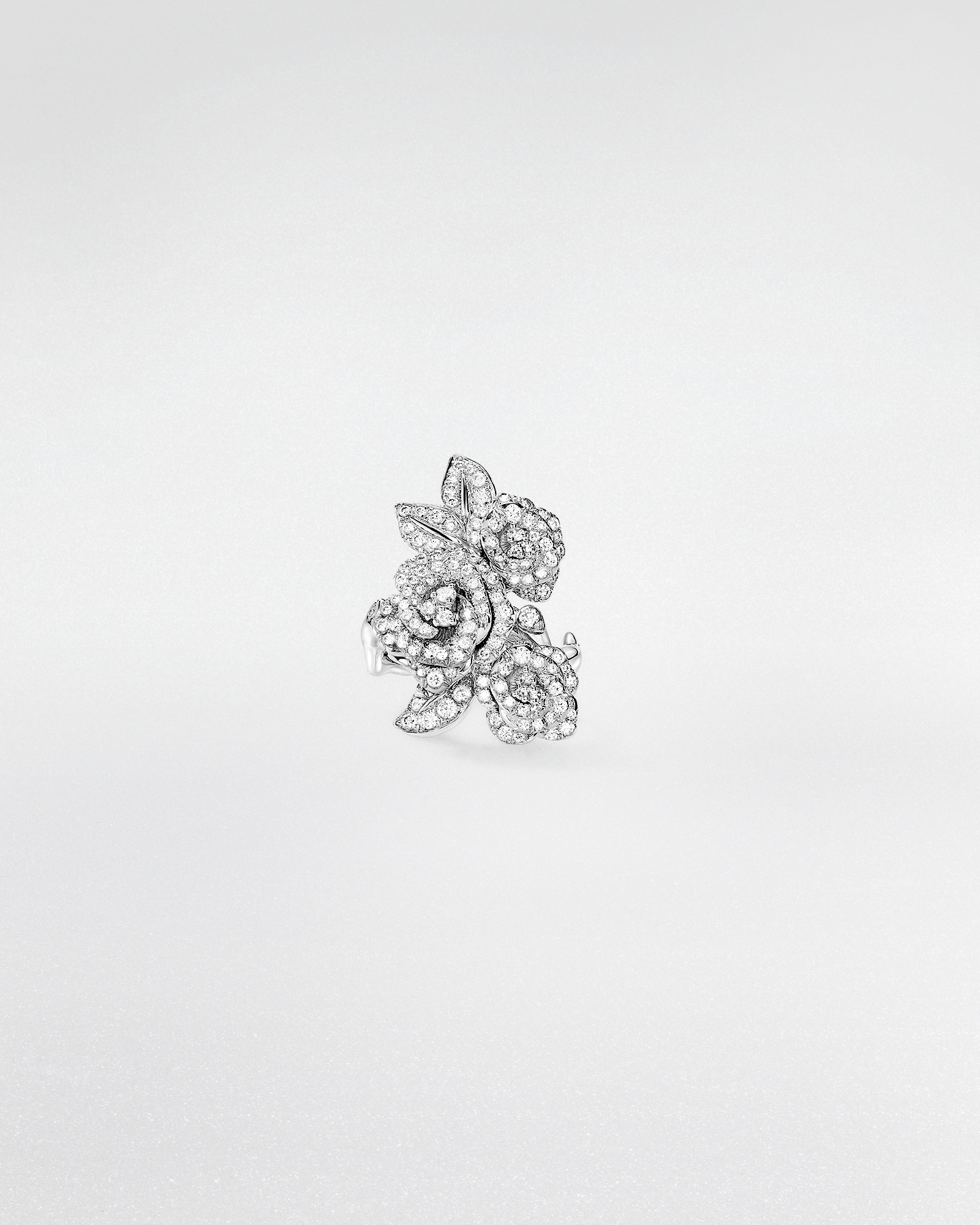 Rose Dior Bagatelle 戒指 白色 18K 金和钻石 E01