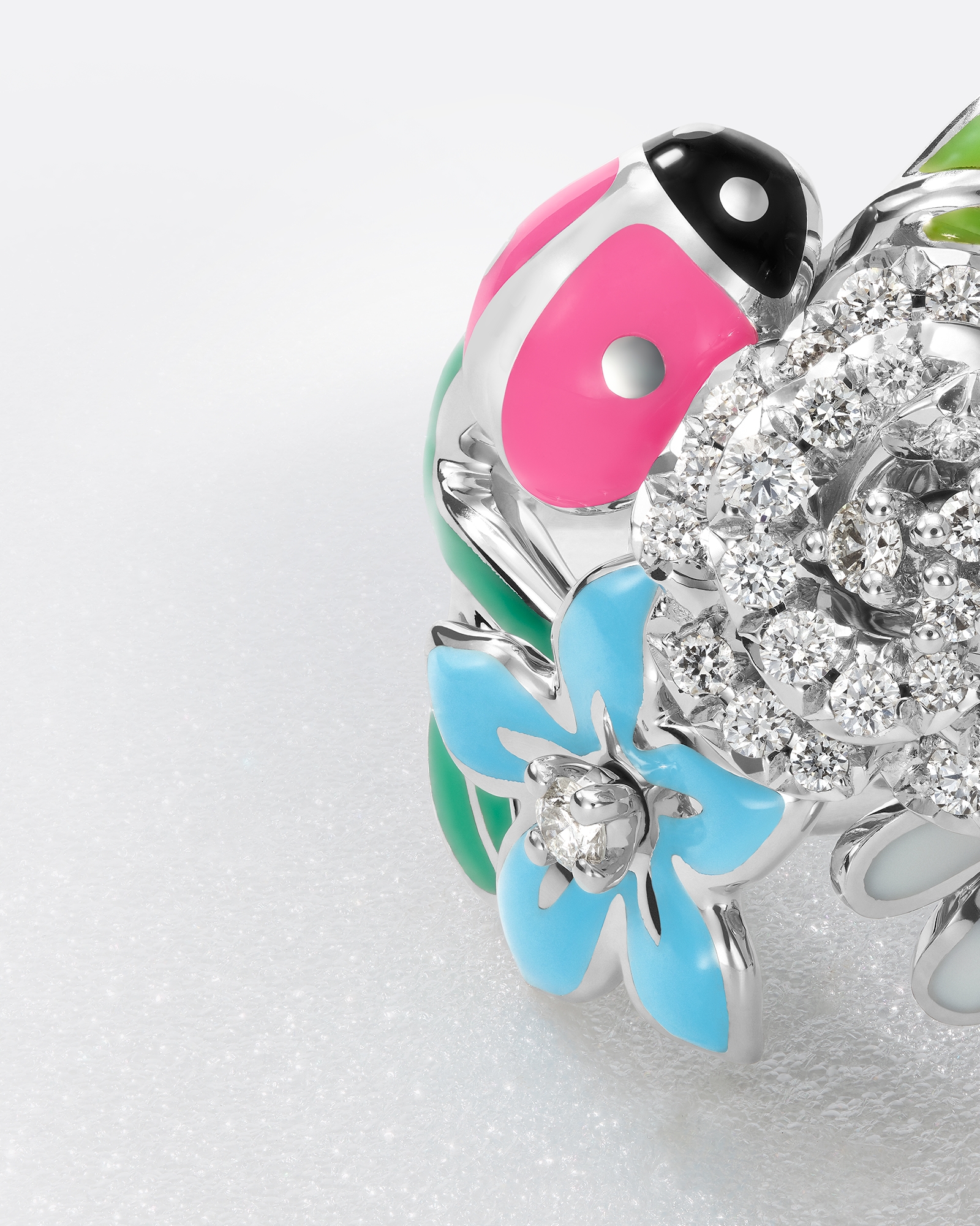 Diorette 戒指  白色 18K 金、钻石和高级珠宝彩漆装饰 E03