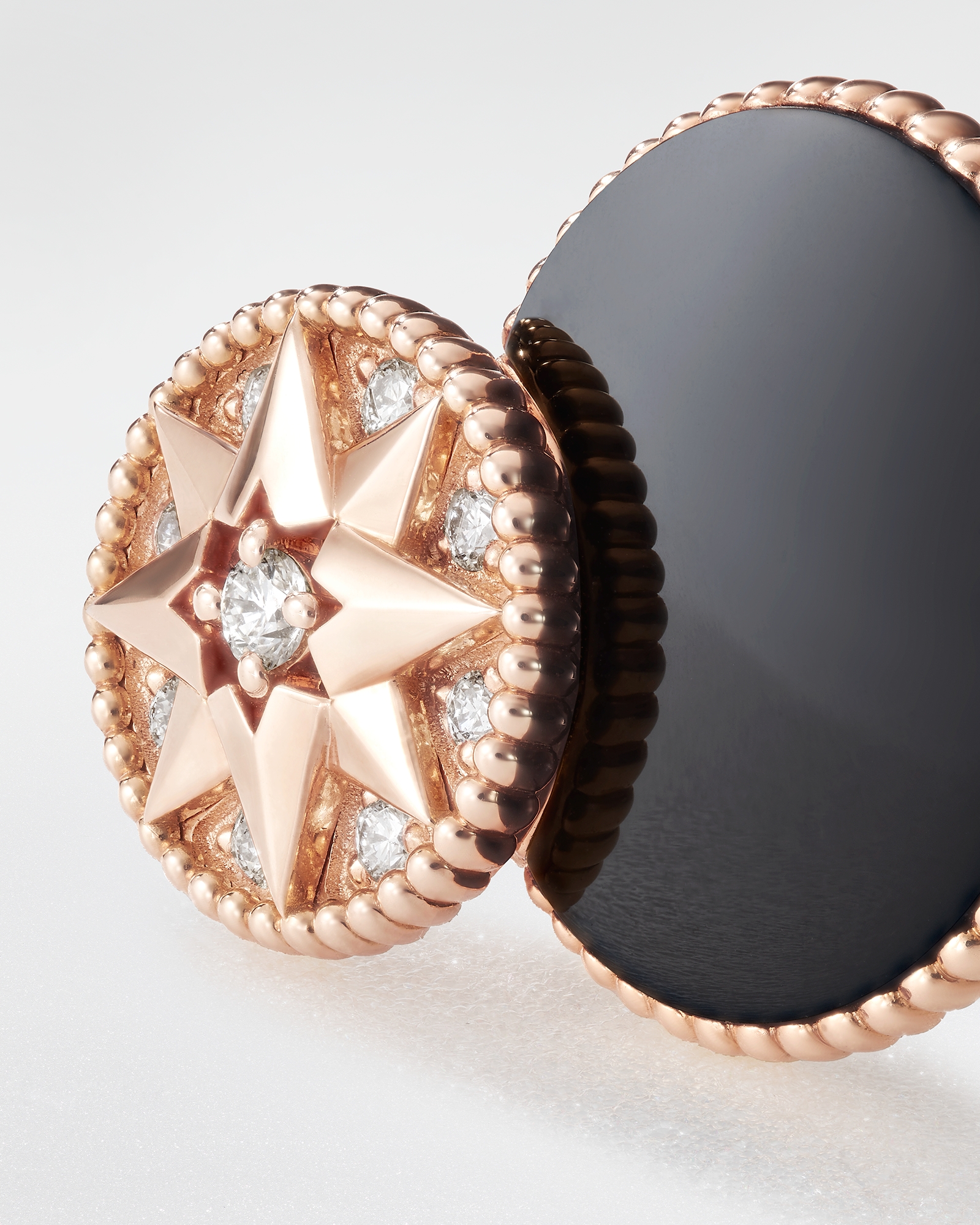 Rose des Vents 戒指 玫瑰色 18K 金、钻石和缟玛瑙装饰 E03