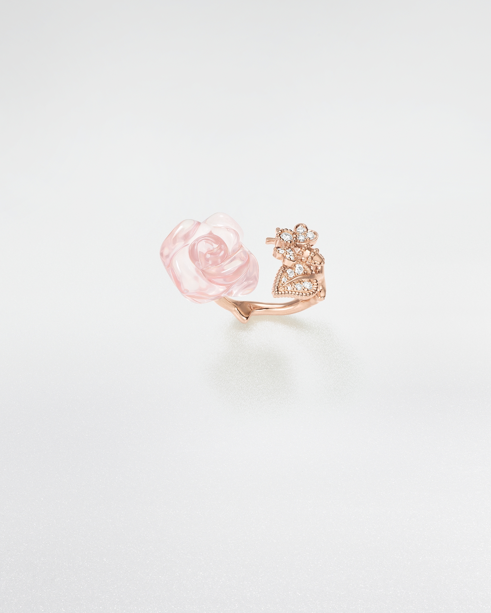 Rose Dior Pré Catelan 戒指 玫瑰色 18K 金、钻石和芙蓉石装饰 E01