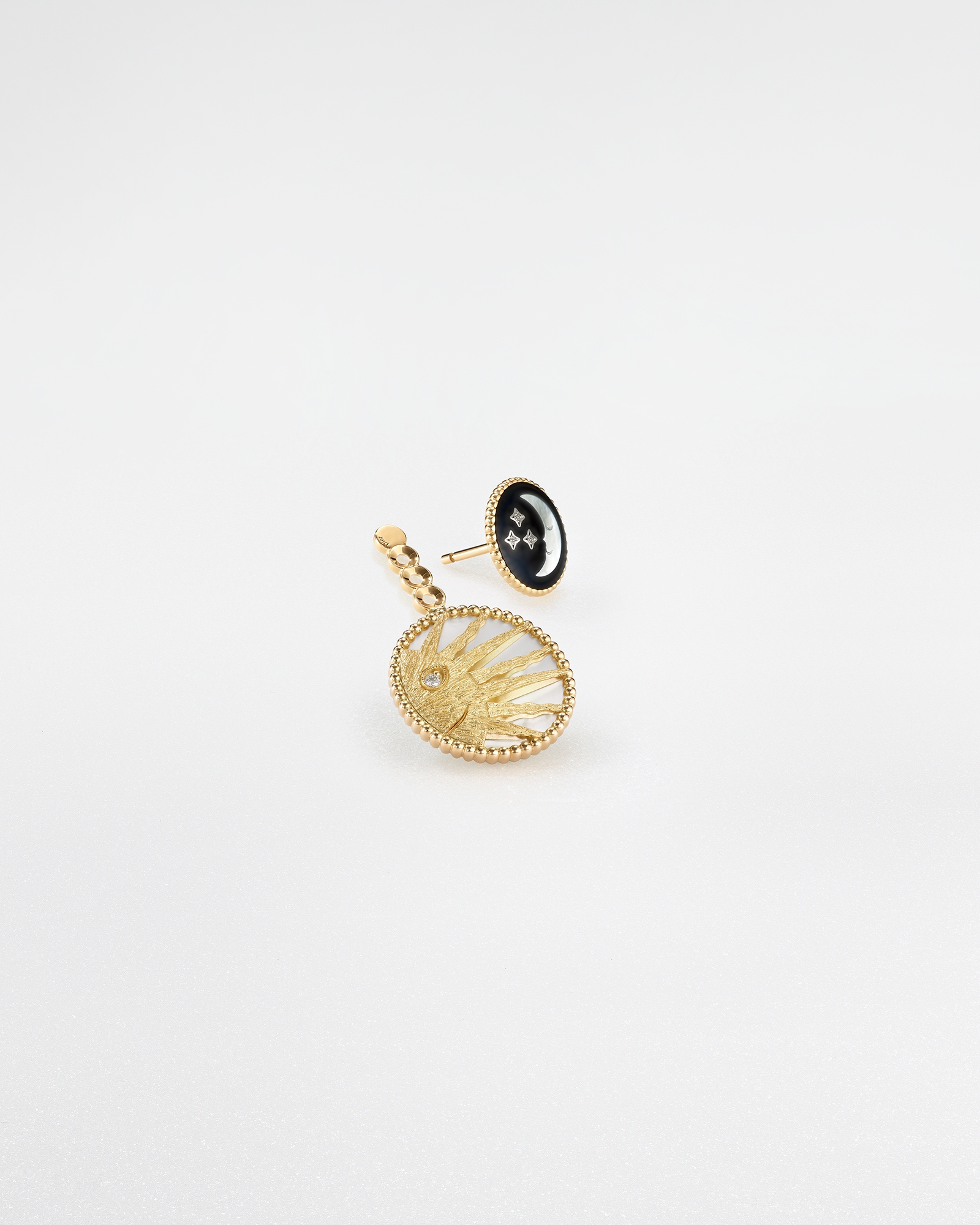 Rose Céleste 单只耳环 黄色 18K 金、铂金、钻石、珍珠母贝和缟玛瑙装饰 E03