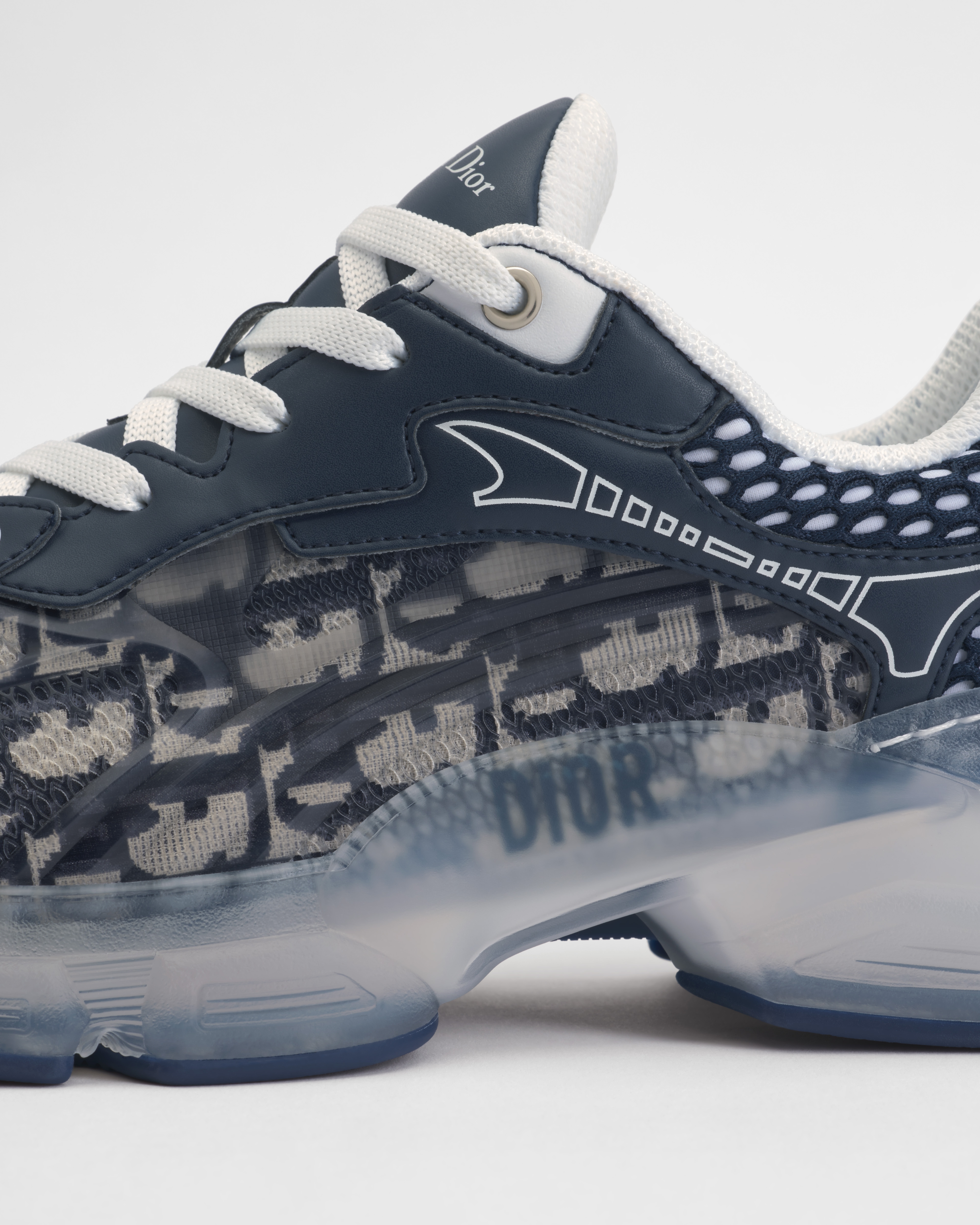 Dior Vibe 运动鞋 深蓝色科技面料 Oblique 印花和透明橡胶 E09