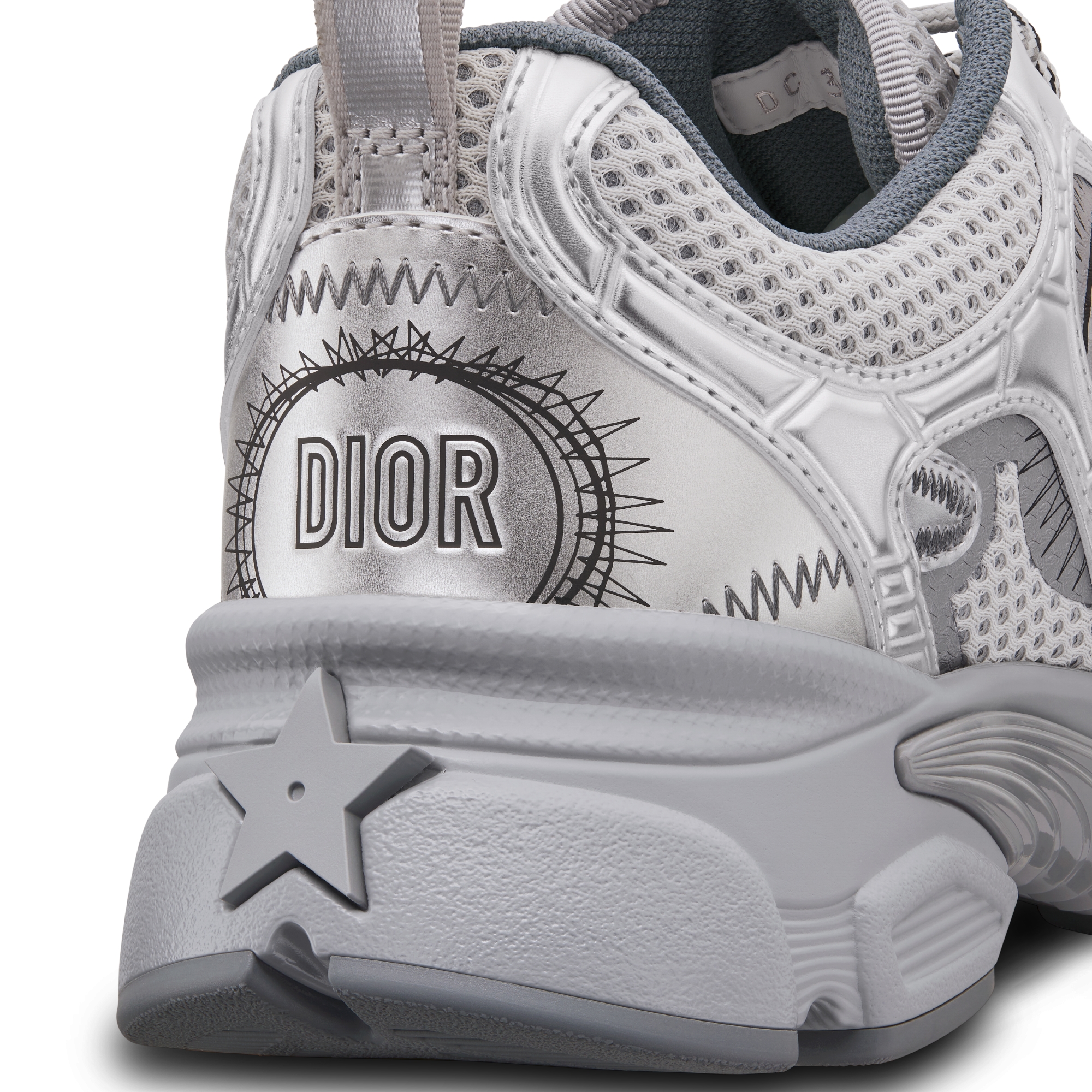 Dior Chrono 运动鞋 灰色网面搭配银色调层压皮革效果镶片 E09