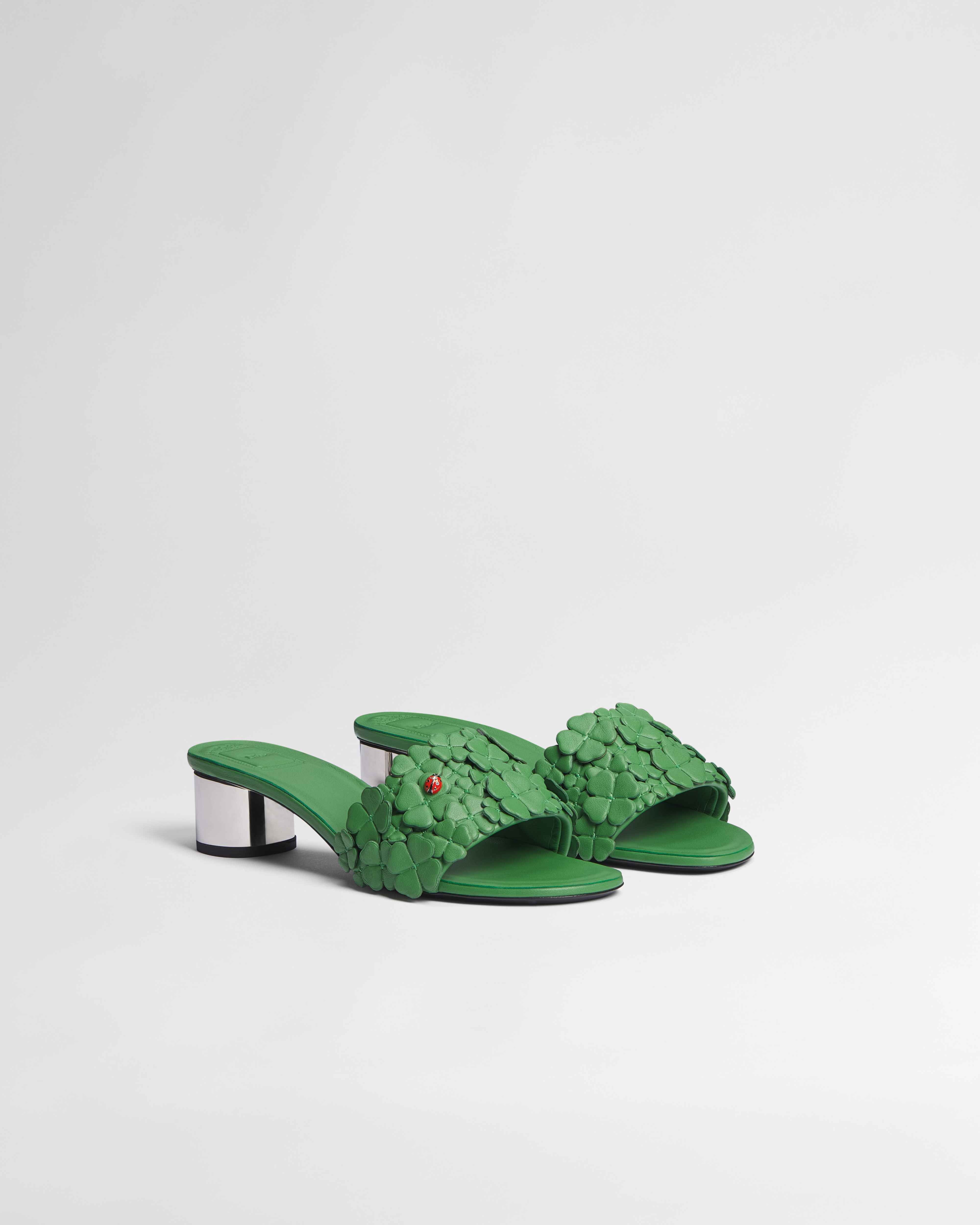 Dior Bloom 带跟凉拖 绿色羊皮革 Dior Clover 图案刺绣 E03
