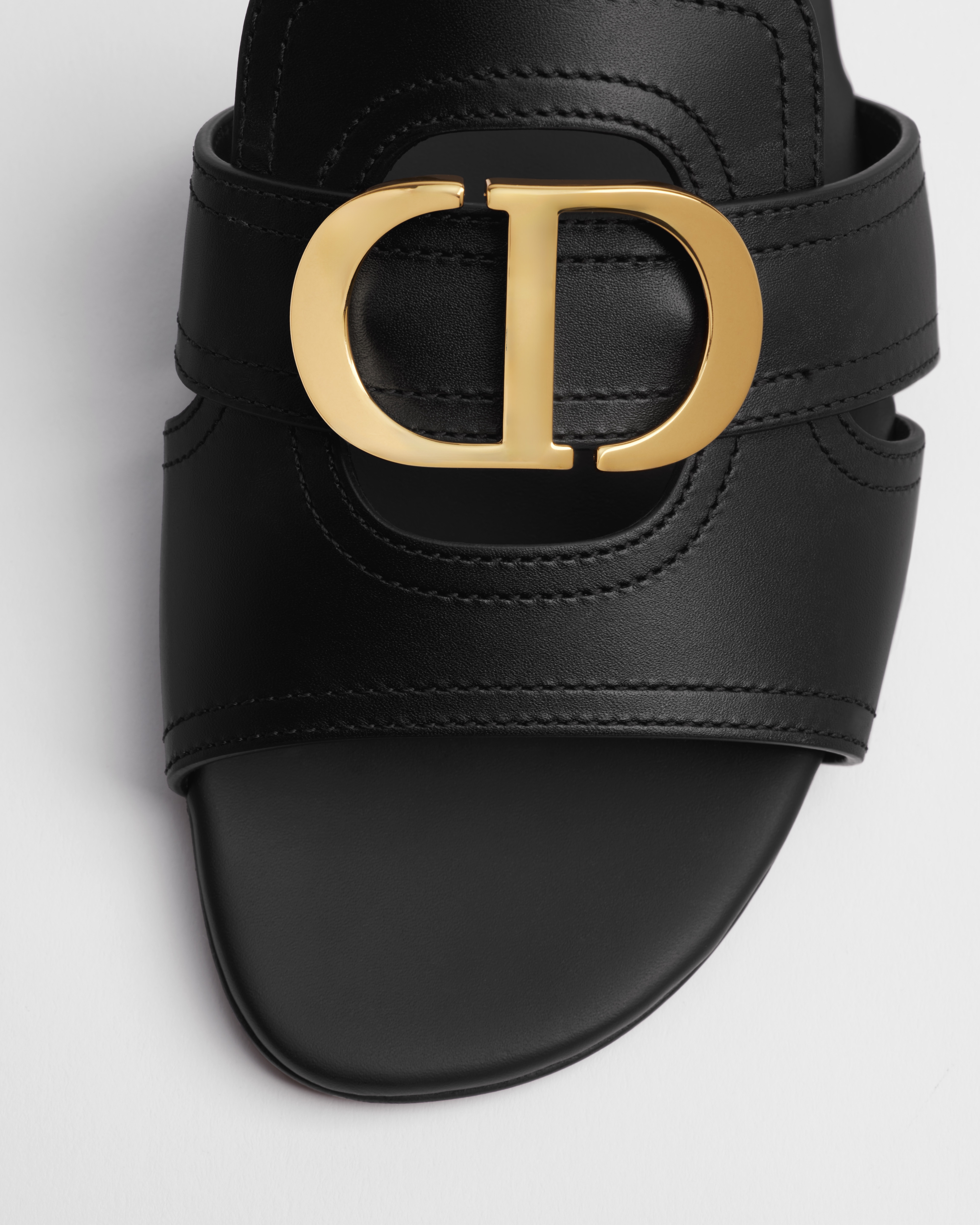 30 Montaigne 凉拖 黑色牛皮革 E10