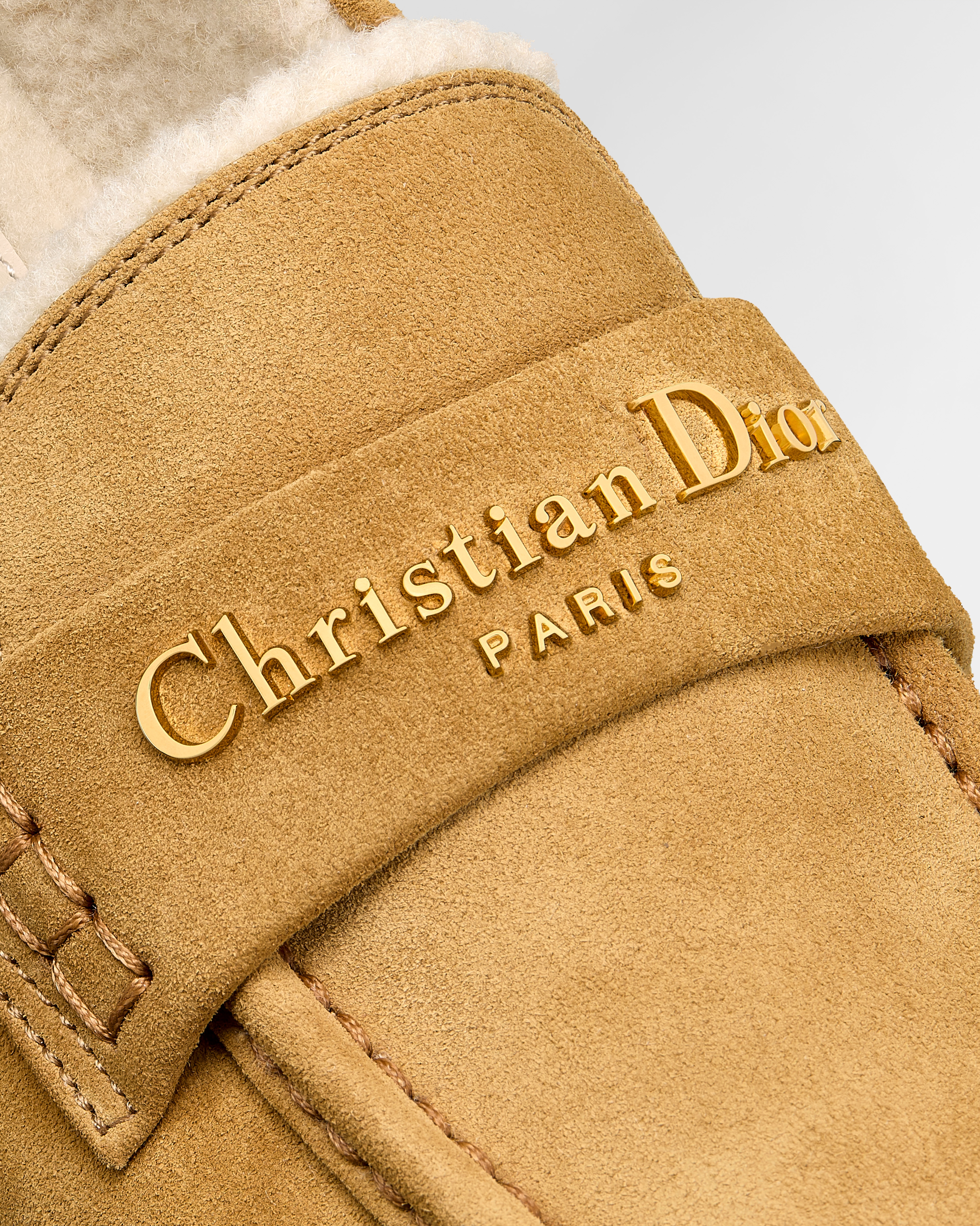 DiorAlps Dior Boy 乐福鞋 驼色绒面牛皮革 E09