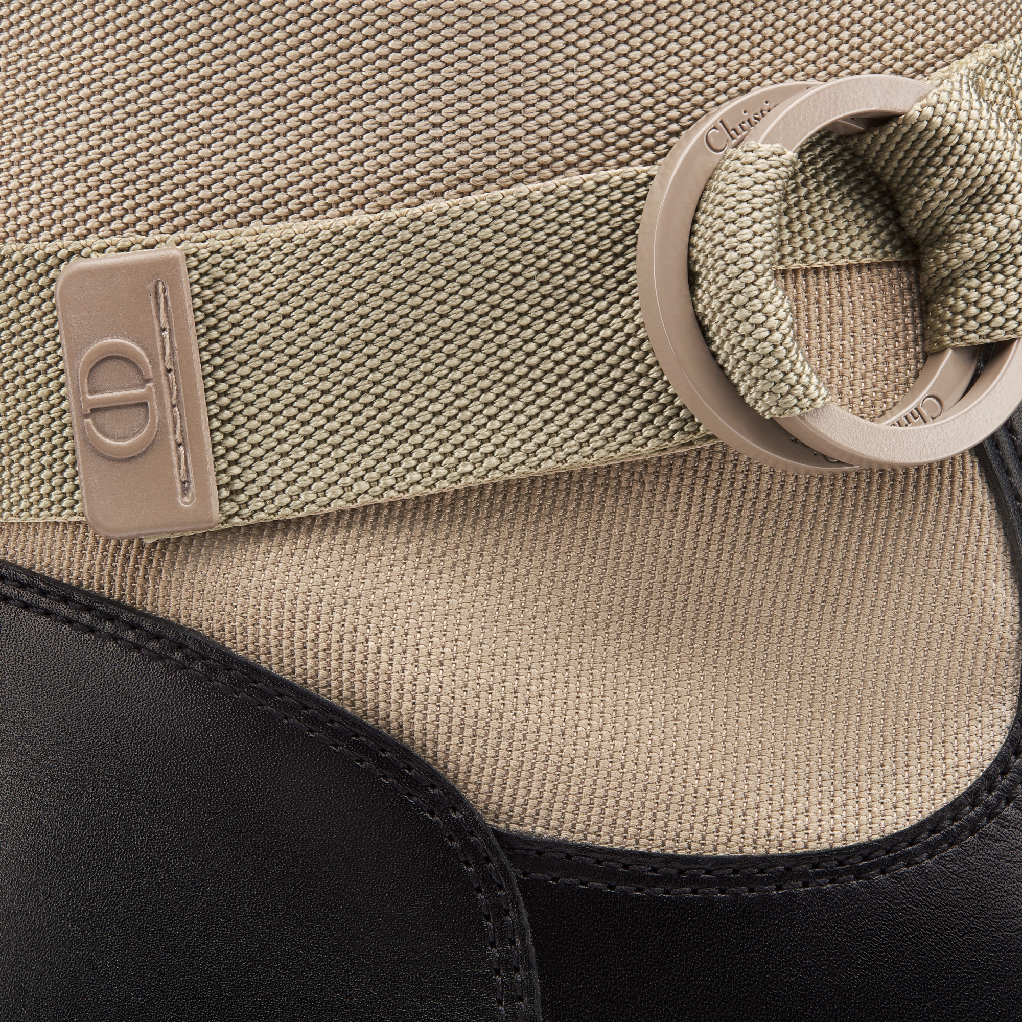 D-Major 靴子 暖灰褐色和黑色科技面料搭配黑色牛皮革 E11