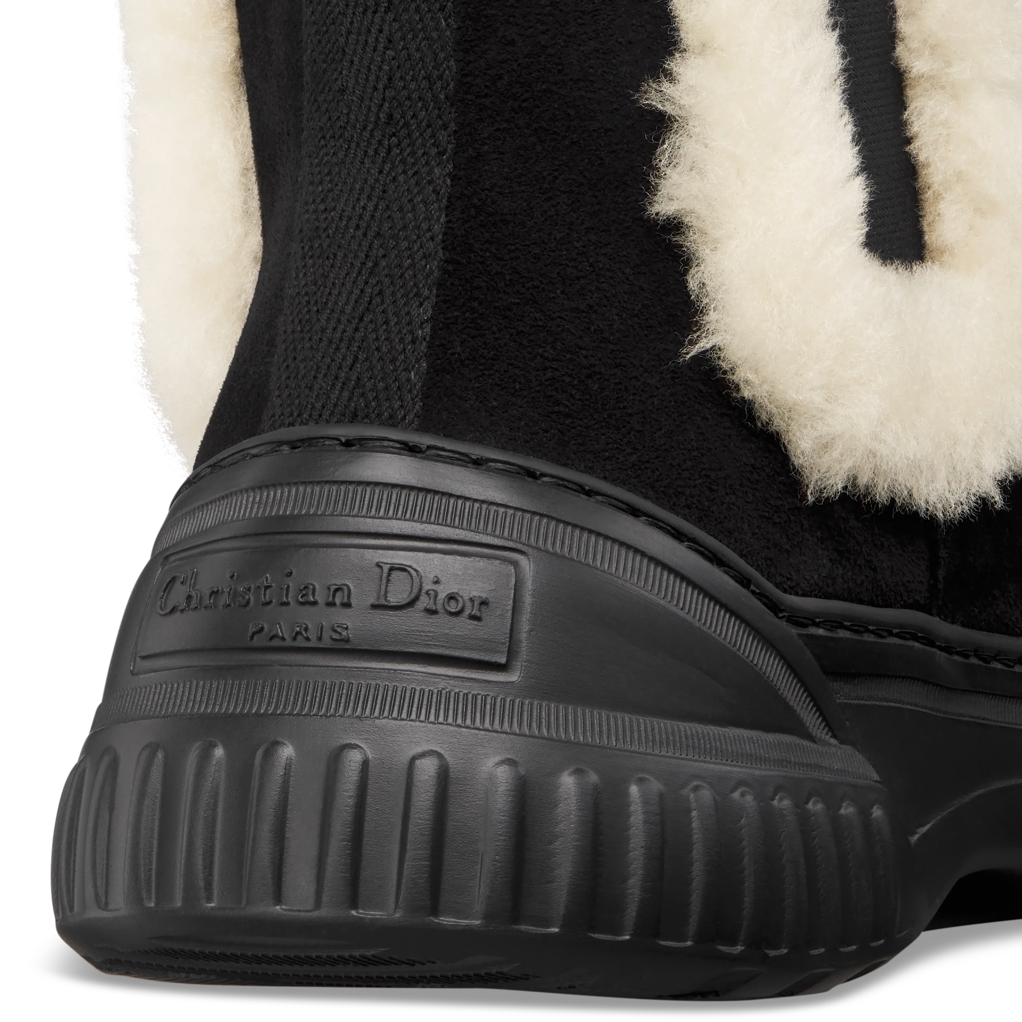 D-Racer 及踝靴 黑色绒面牛皮革和白色羊毛皮 E09