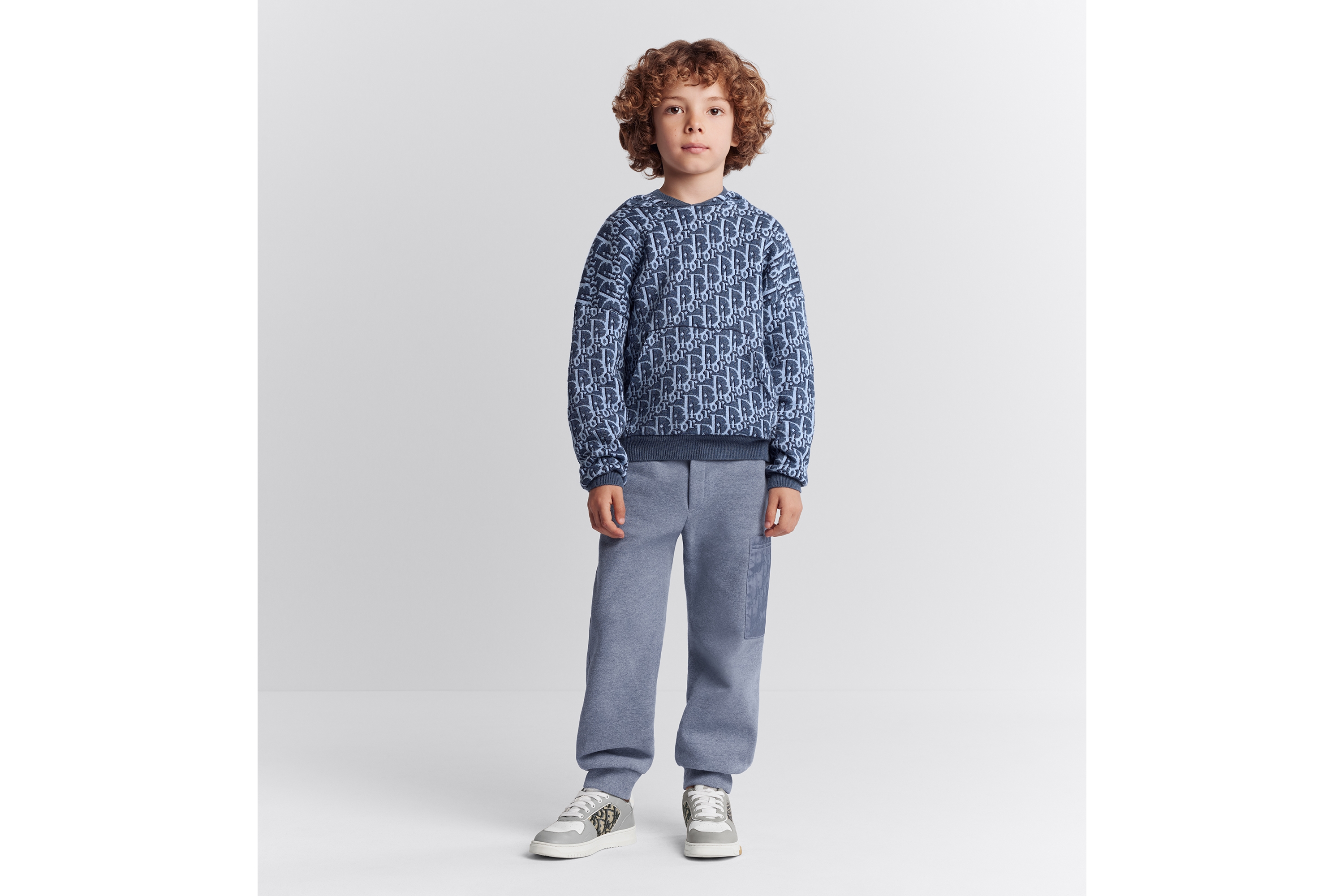 look_image_alt_prefix 儿童连帽运动衫 蓝色棉质和亚麻混纺针织提花面料 Oblique 印花 E07