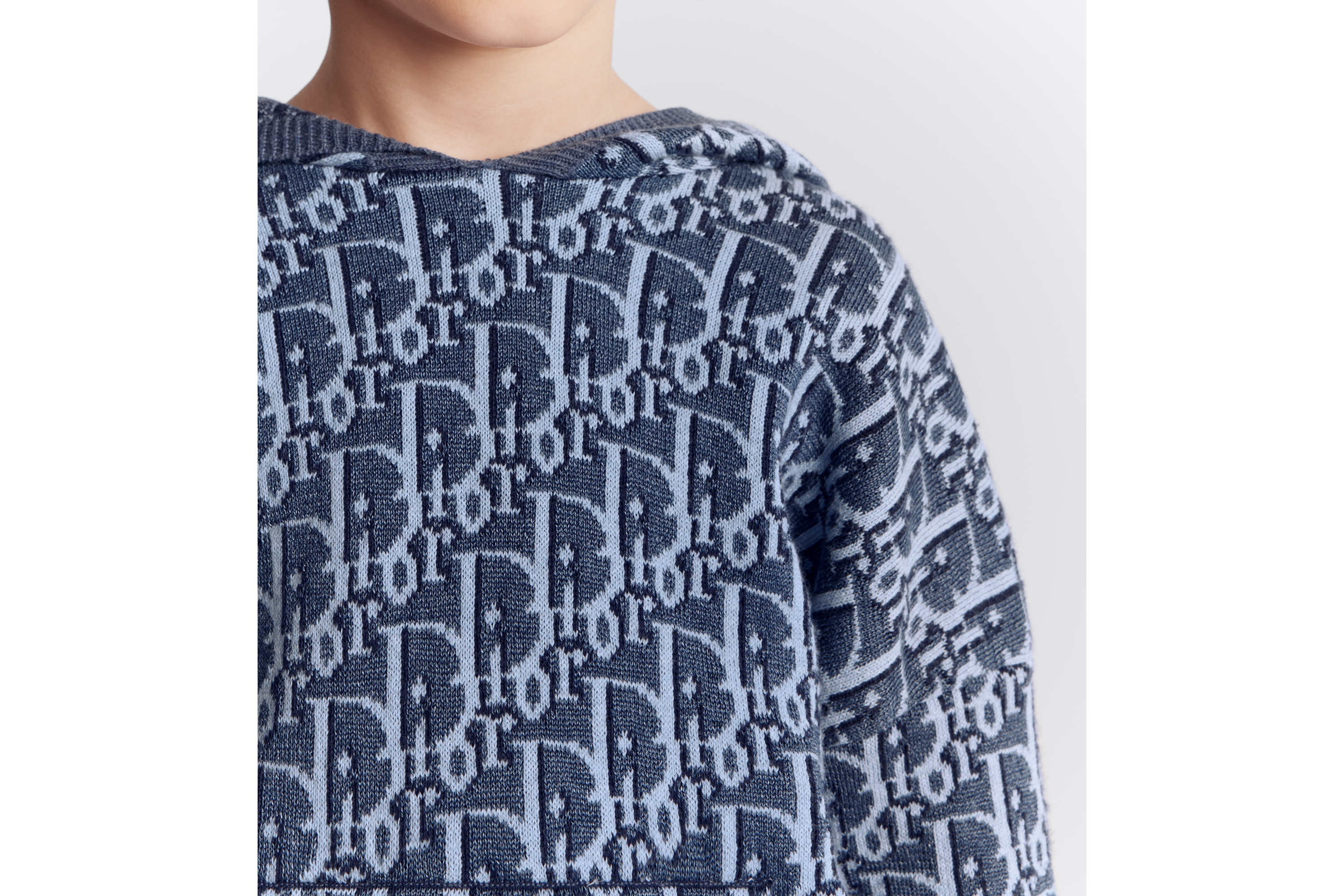 look_image_alt_prefix 儿童连帽运动衫 蓝色棉质和亚麻混纺针织提花面料 Oblique 印花 E09