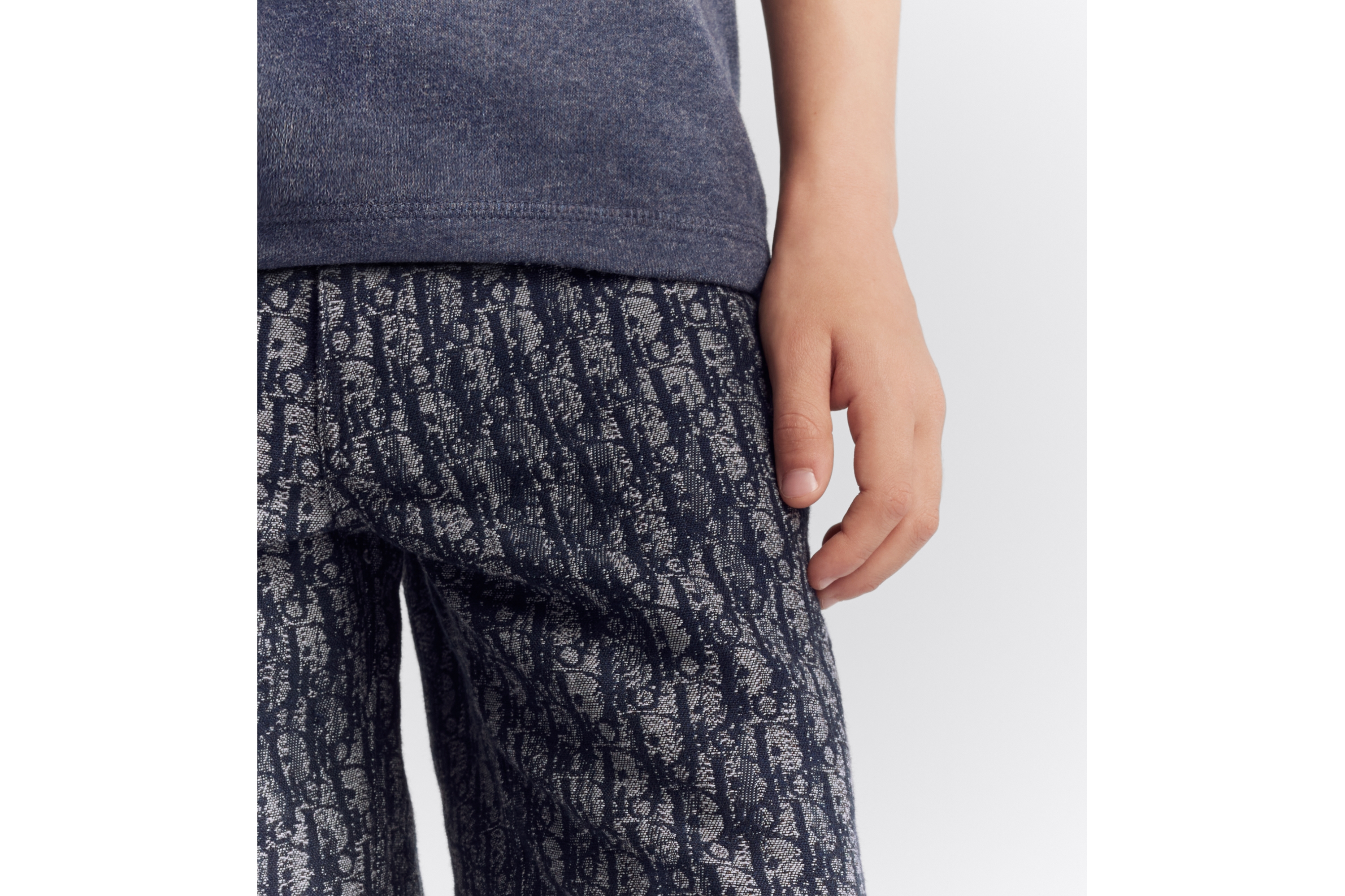 look_image_alt_prefix 儿童短裤 蓝色华达呢提花面料 Oblique 印花仿旧效果 E15