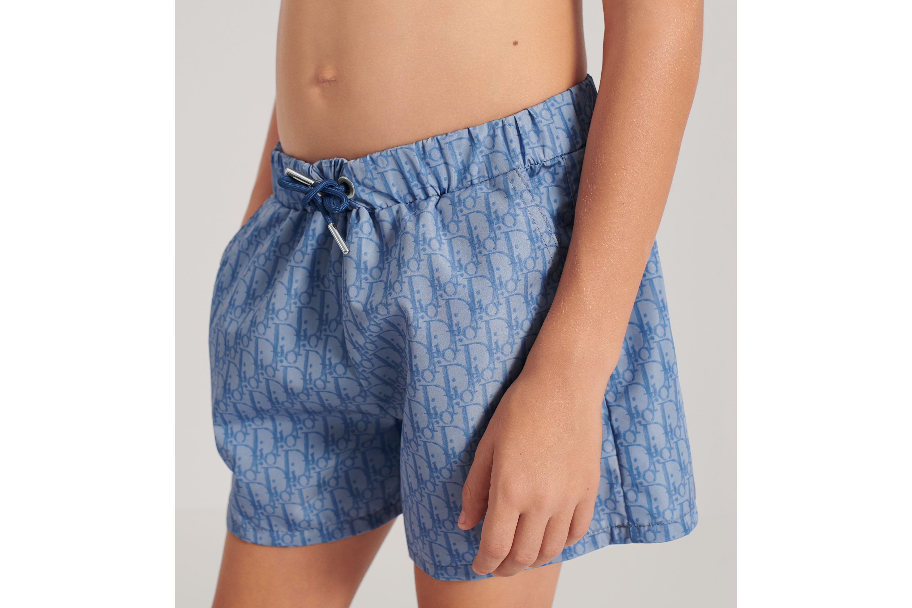 look_image_alt_prefix 儿童泳装短裤 淡蓝色科技面料 Oblique 印花 E02