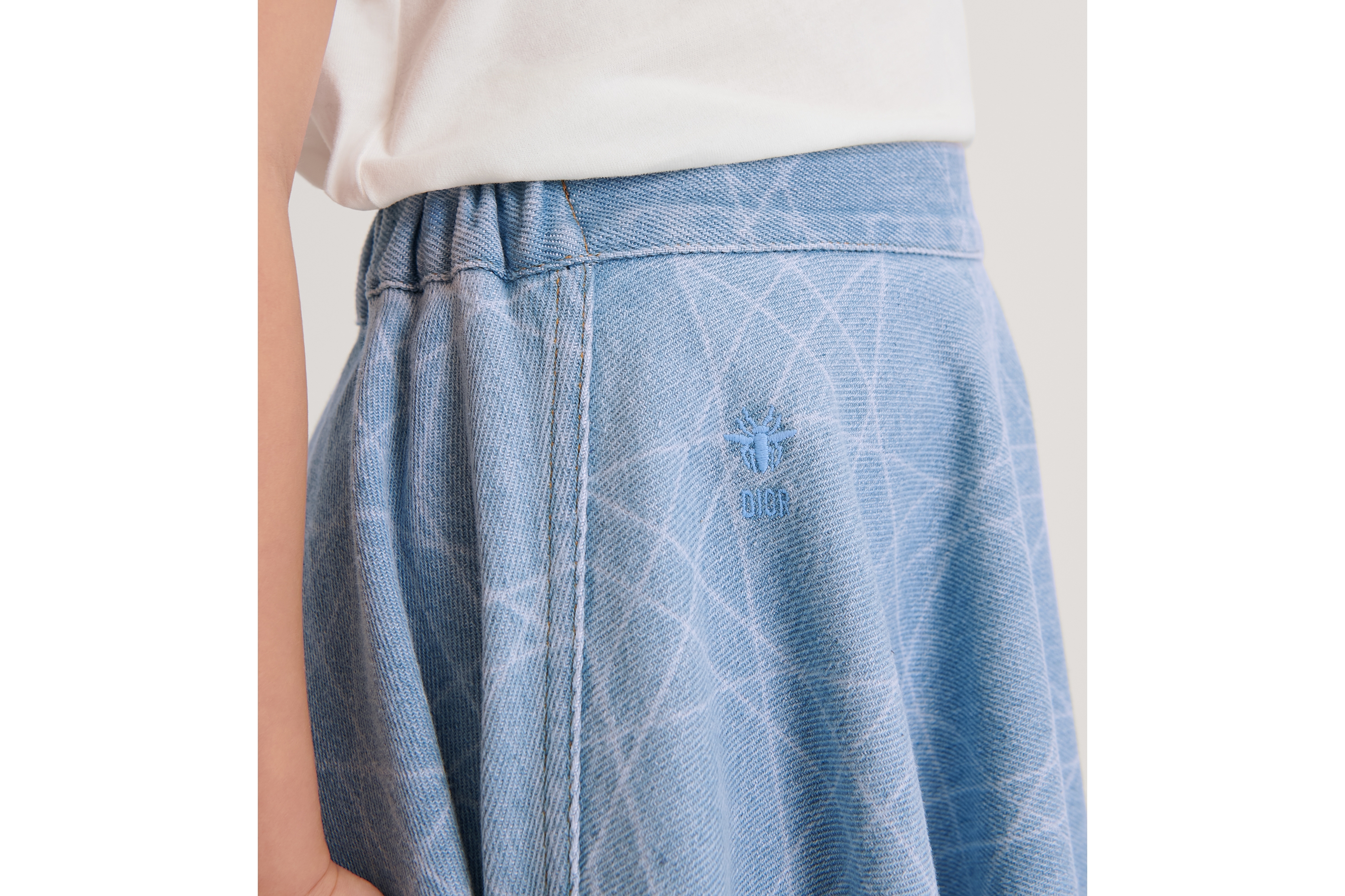 look_image_alt_prefix 儿童喇叭形半身裙 蓝色棉质混纺牛仔布藤格纹 E16