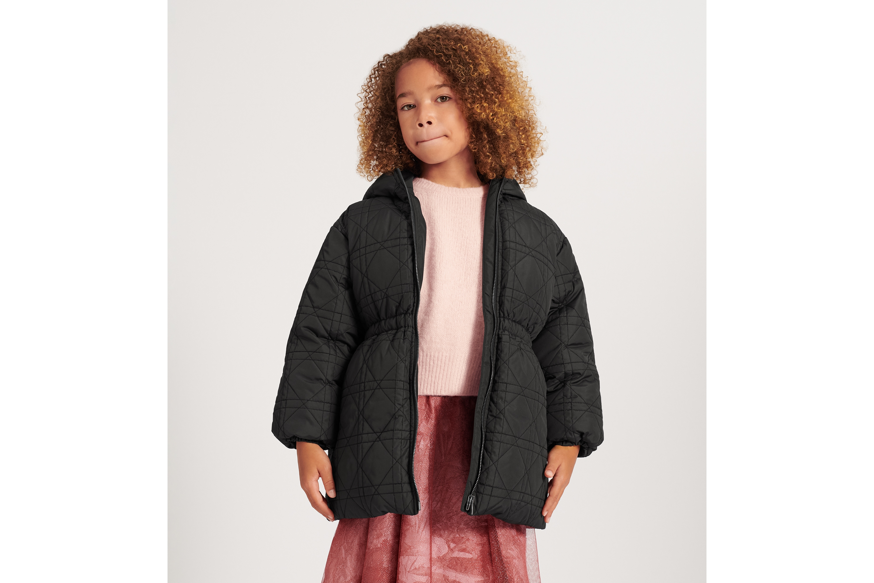 look_image_alt_prefix 儿童连帽羽绒夹克 黑色科技面料藤格纹 E01