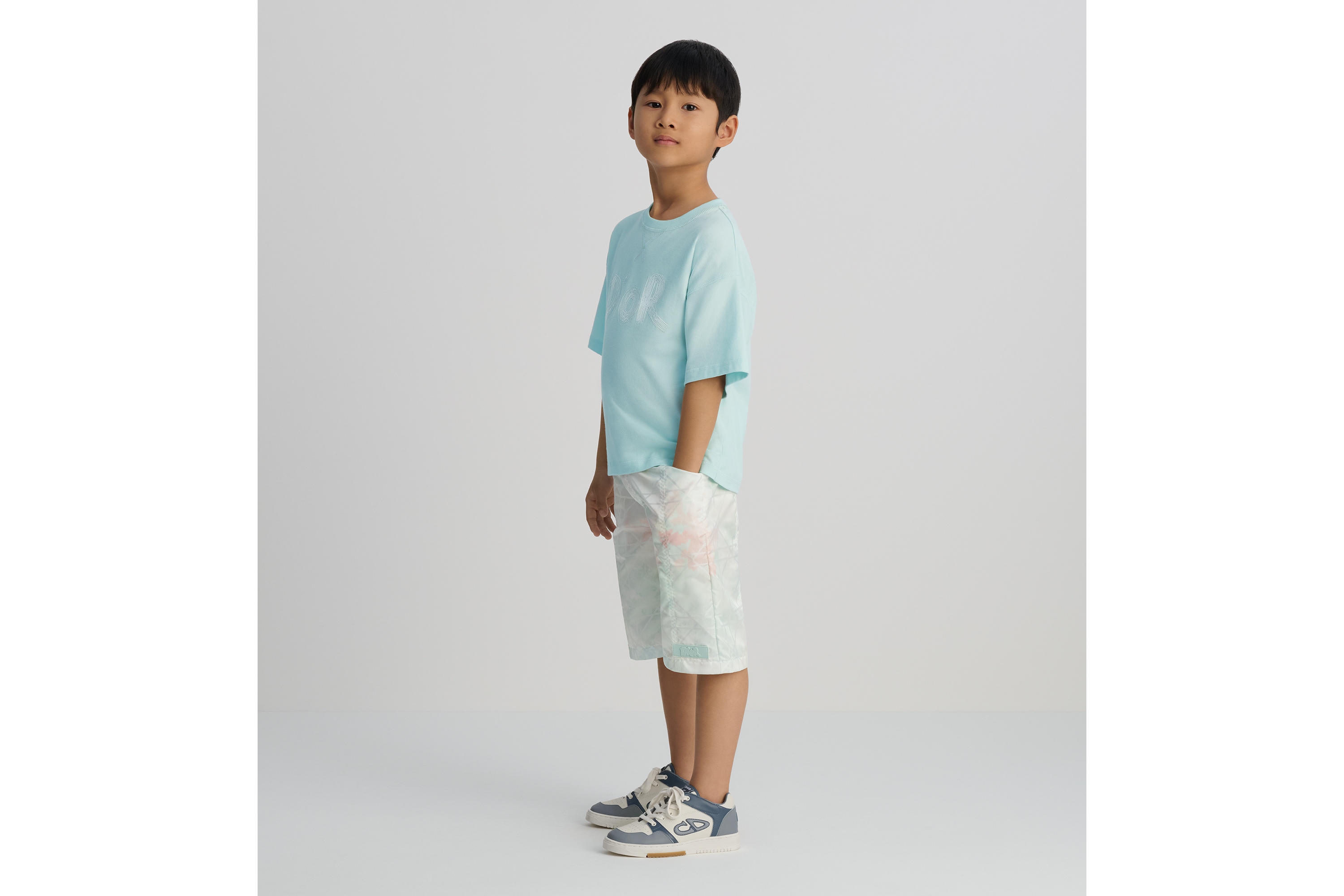 look_image_alt_prefix 儿童短裤 象牙色防水效果提花科技面料多色迷彩效果藤格纹 E04