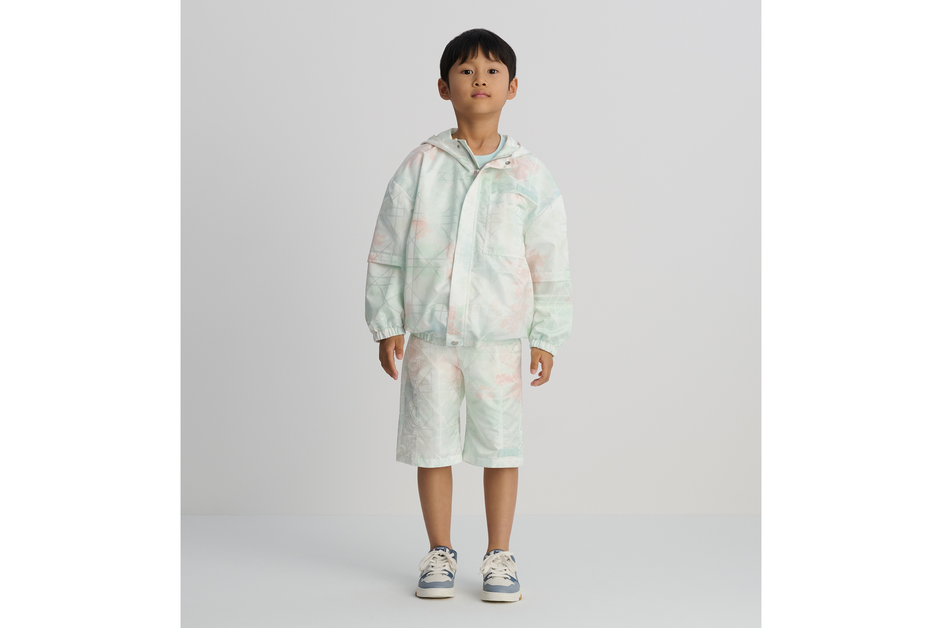 look_image_alt_prefix 儿童连帽防风夹克 象牙色防水效果科技面料多色迷彩效果藤格纹 E06