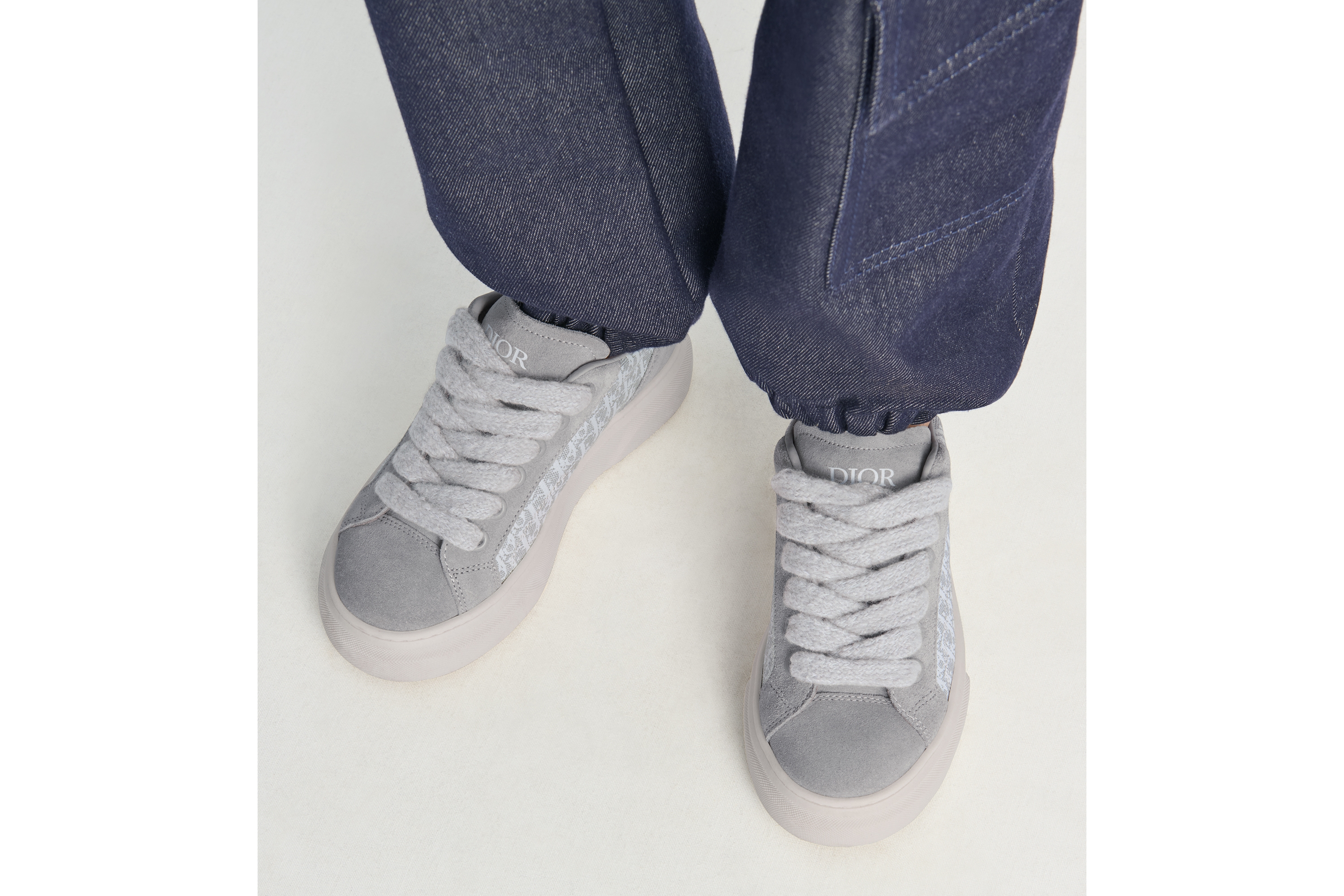 look_image_alt_prefix 儿童 B33 Spin 低帮运动鞋 灰色 Oblique 印花面料和灰色绒面革 E08