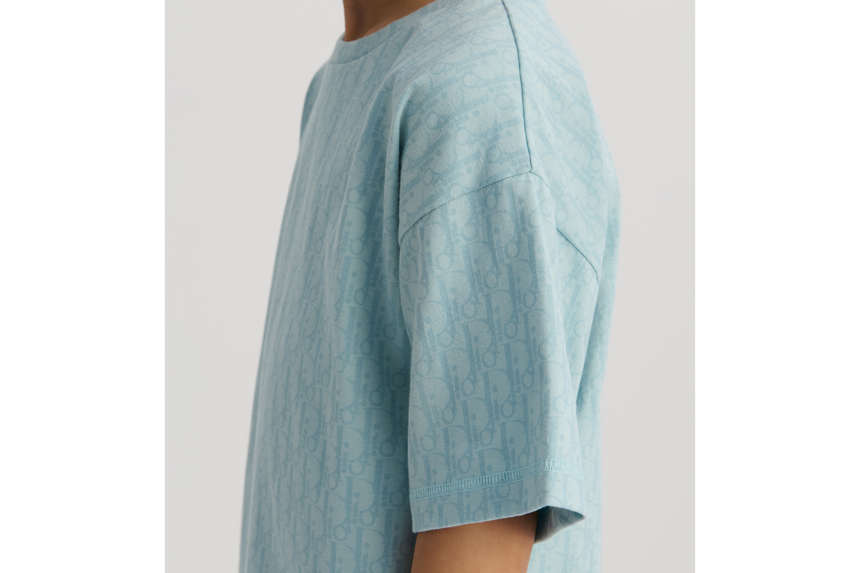 look_image_alt_prefix 儿童 T 恤 水蓝色棉质混纺平纹针织面料 Oblique 印花 E03