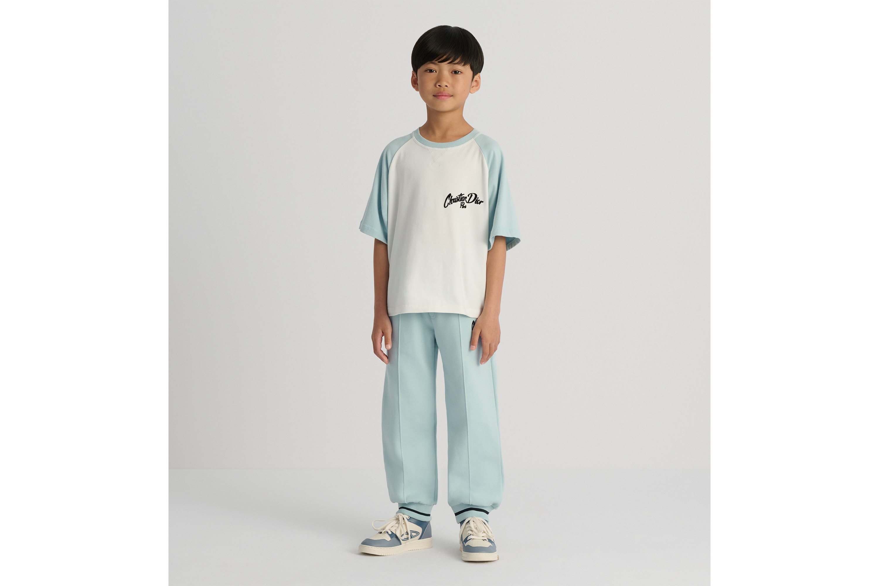 look_image_alt_prefix 儿童 T 恤 象牙色和水蓝色棉质混纺平纹针织面料 E01