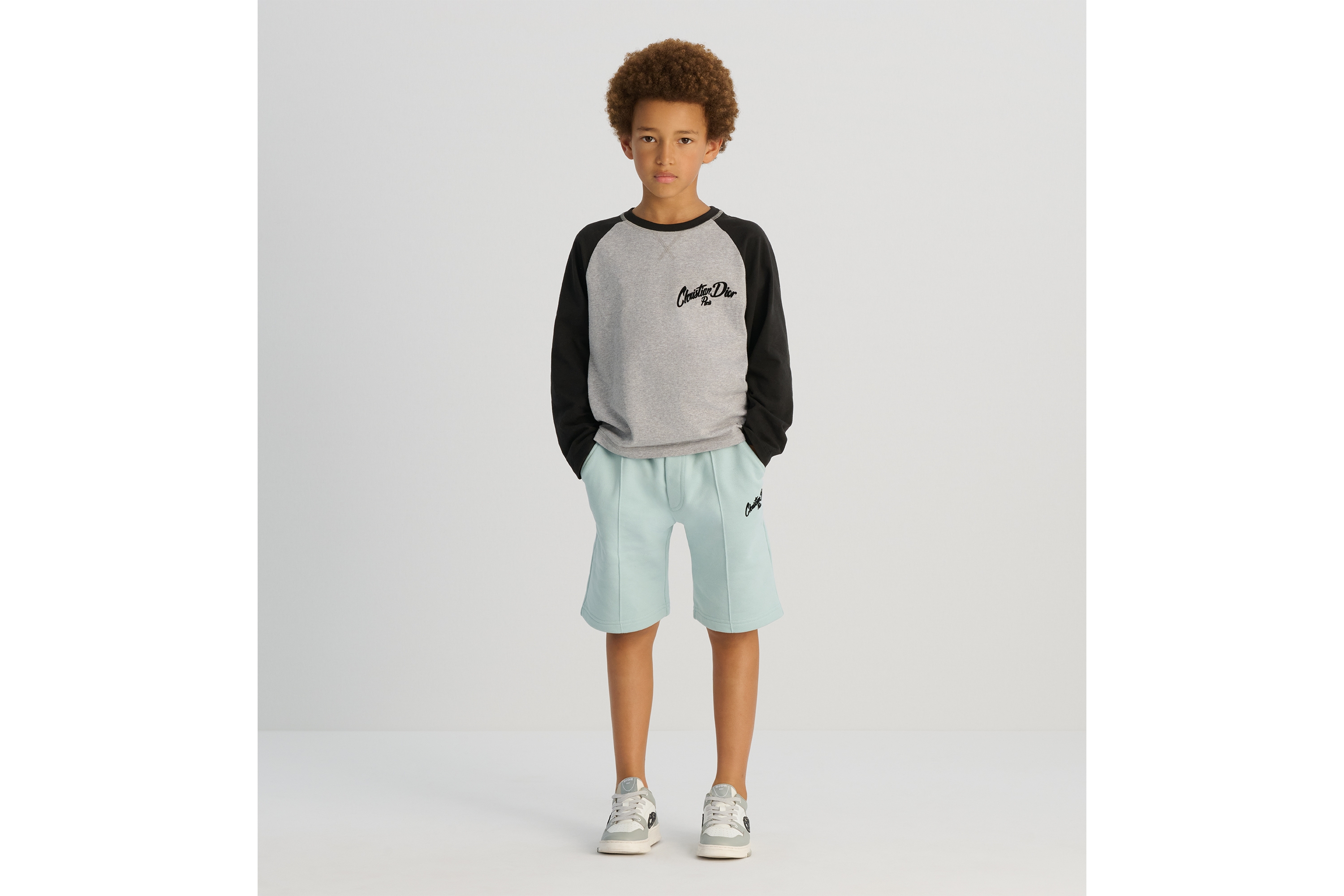 look_image_alt_prefix 儿童运动短裤 水蓝色棉质起绒面料 E14