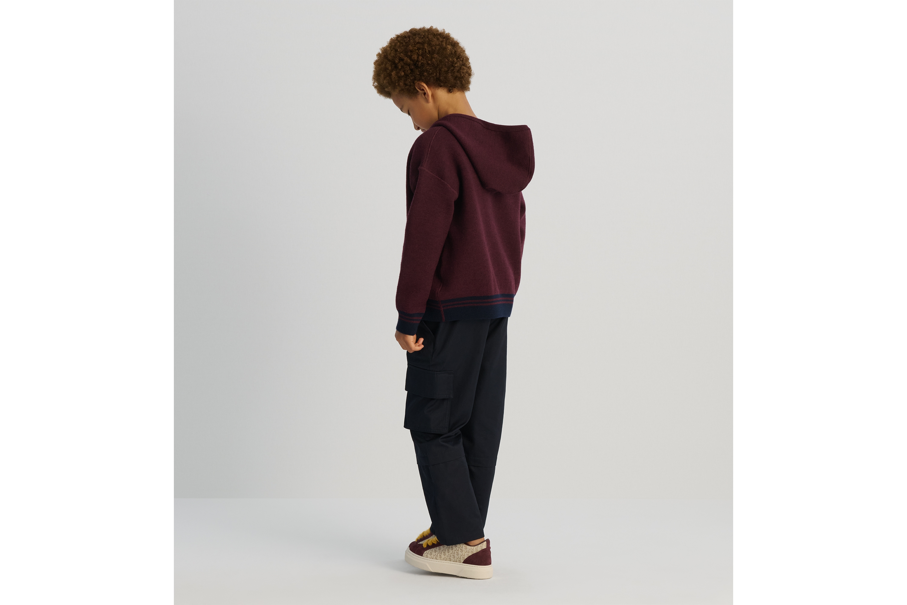 look_image_alt_prefix 儿童双面连帽拉链开衫 酒红色绵羊毛针织面料酒红色和海军蓝色 Oblique 印花 E09