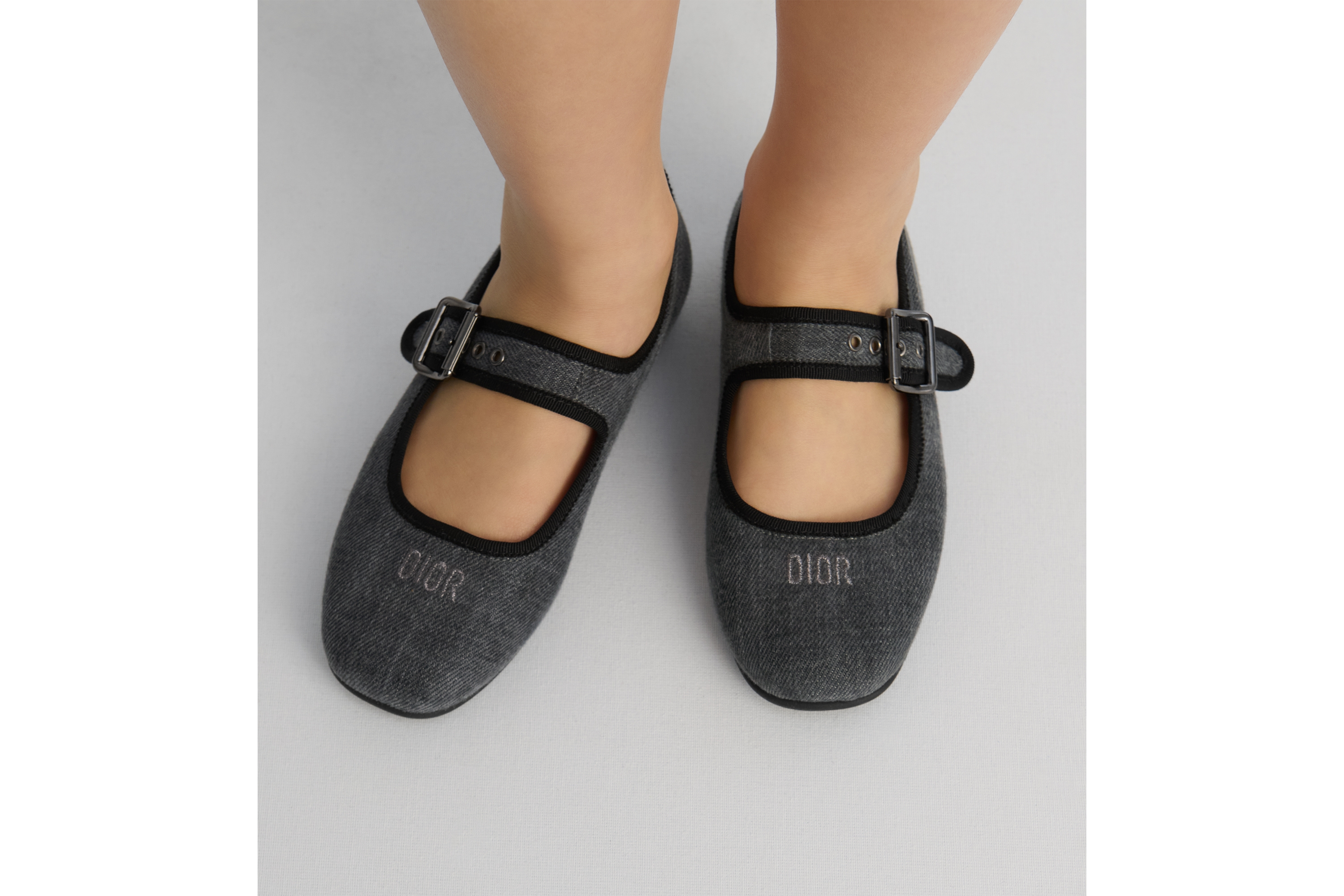 look_image_alt_prefix 儿童芭蕾鞋 灰色棉质牛仔布格子图案 E05