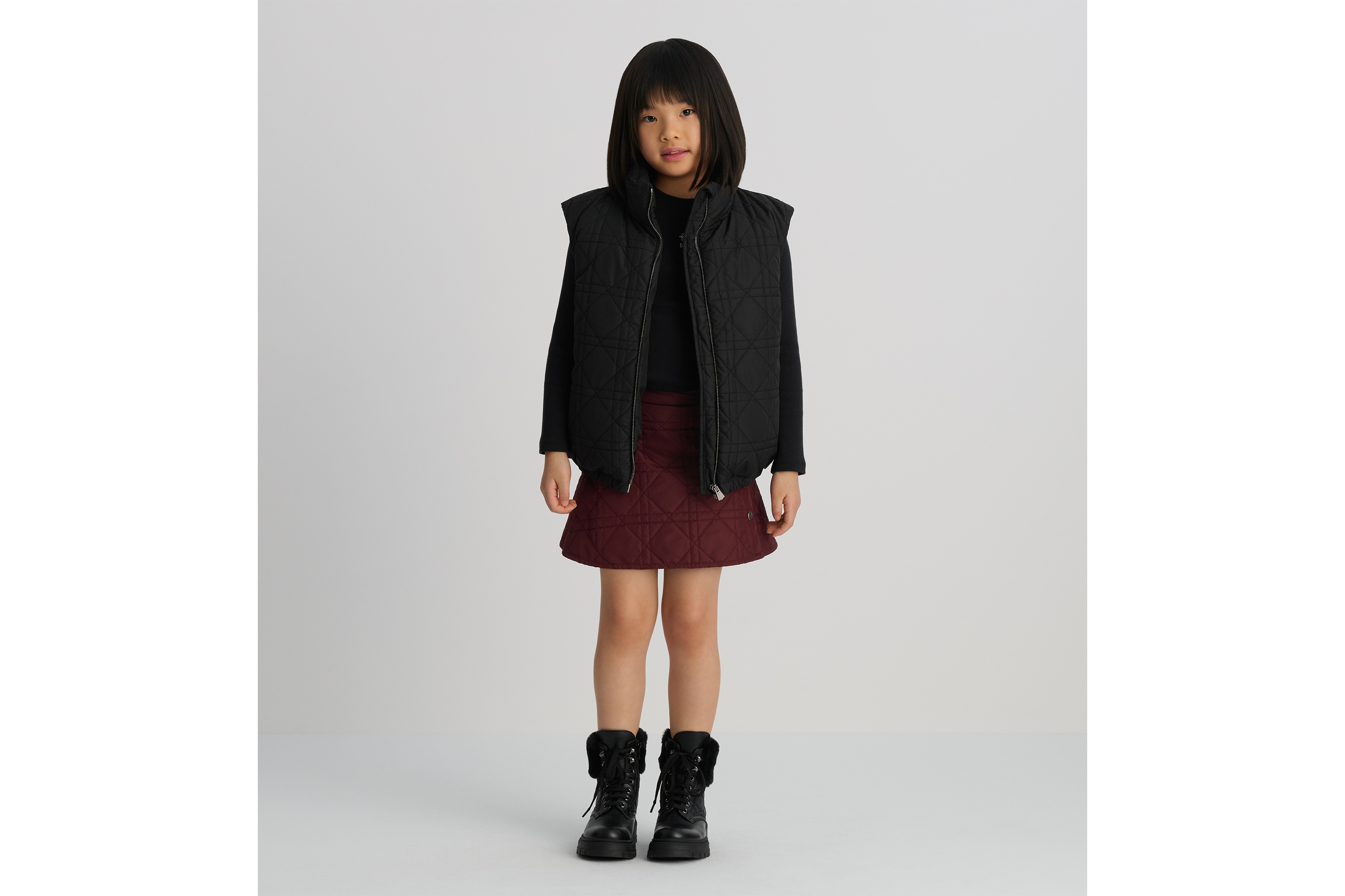 儿童羽绒背心 黑色科技面料藤格纹 E01