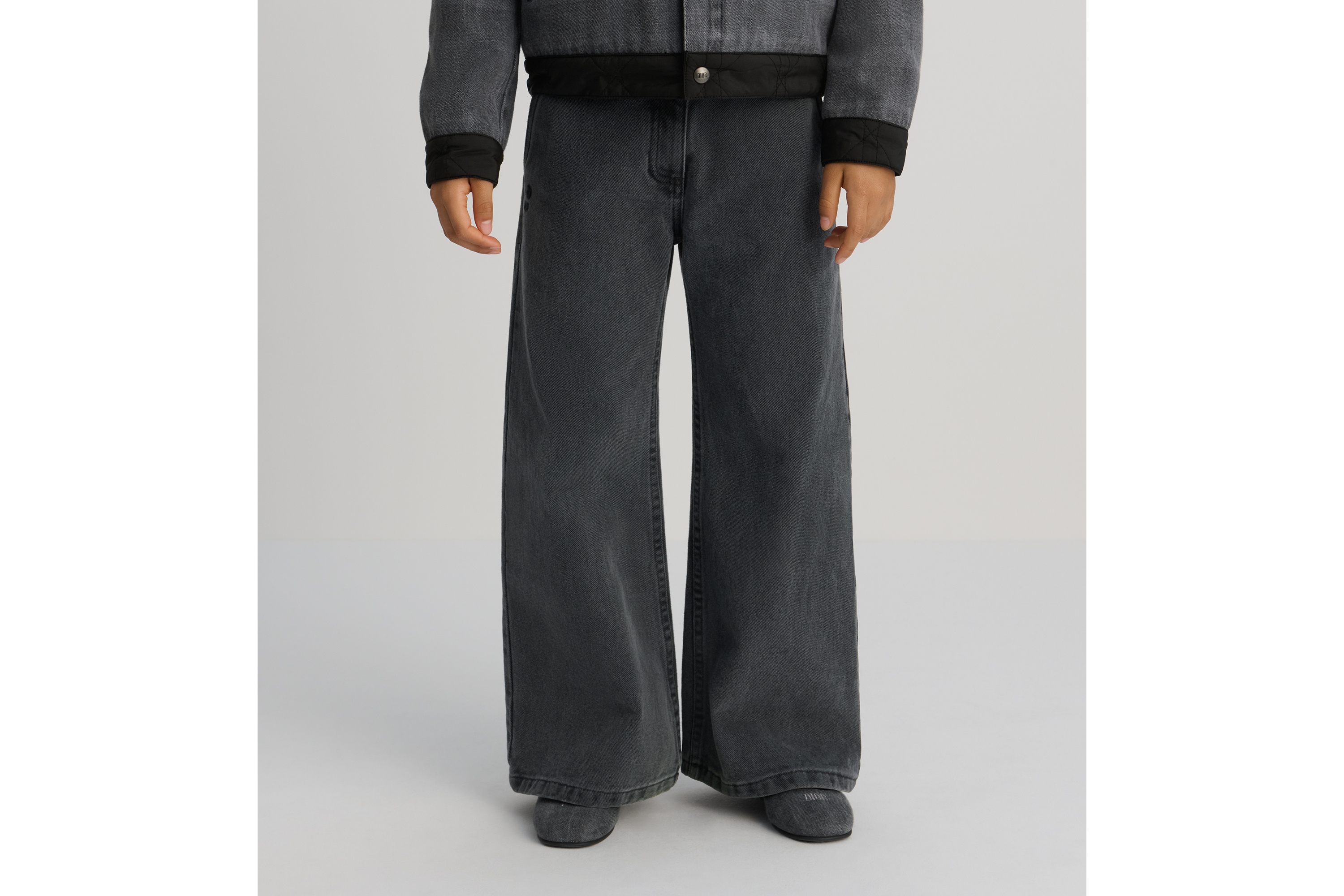 look_image_alt_prefix 儿童阔腿长裤 灰色石洗棉质牛仔布 E06