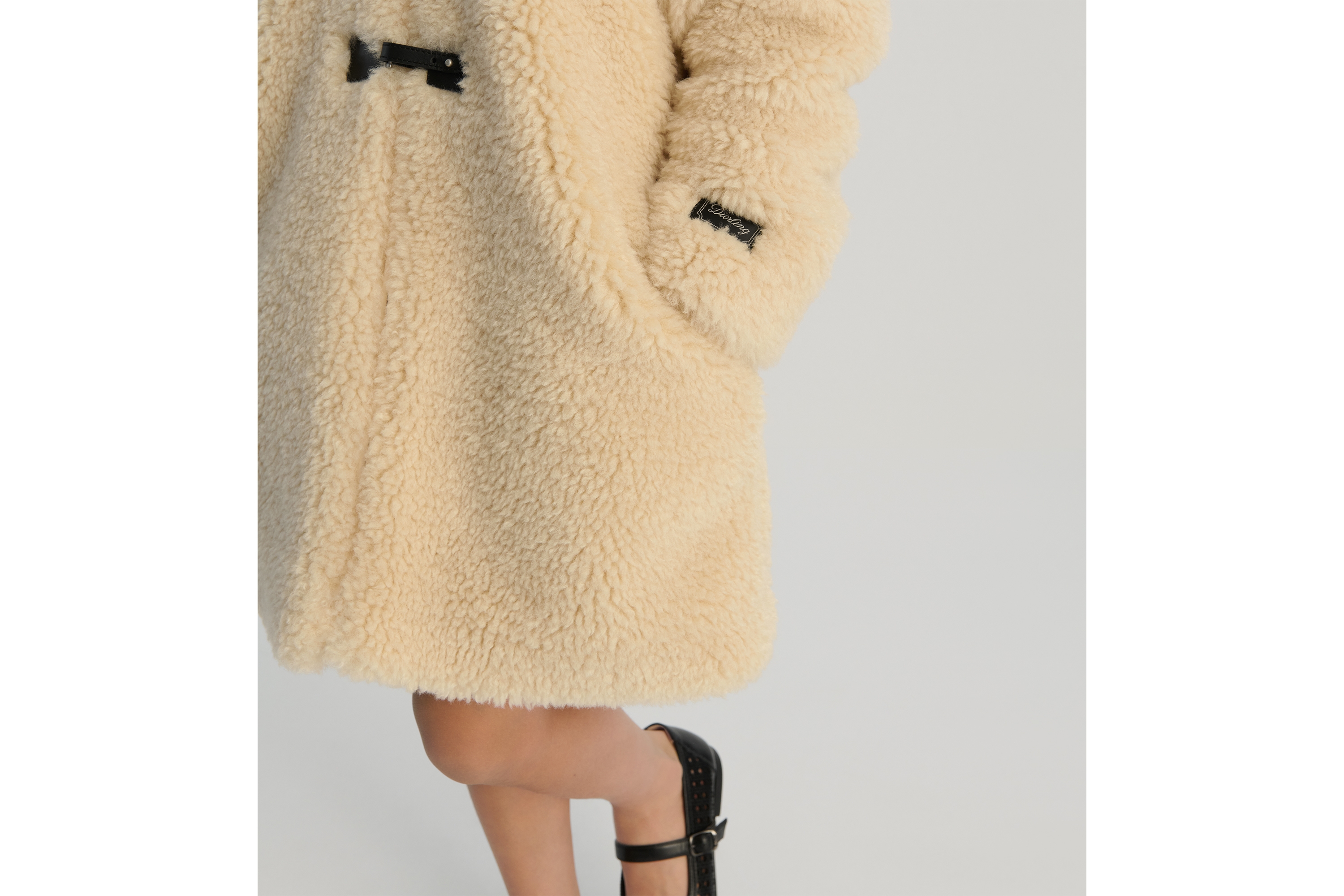 look_image_alt_prefix 儿童连帽大衣 米色仿羊羔绒 E04