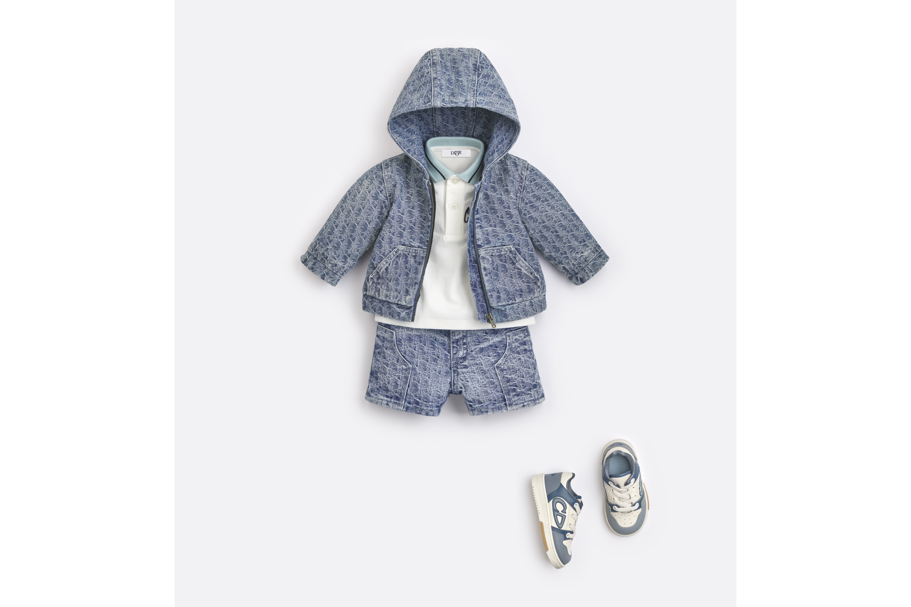 look_image_alt_prefix 婴幼儿拉链连帽夹克 蓝色石洗针刺棉质牛仔布搭配 Oblique 印花面料 E08